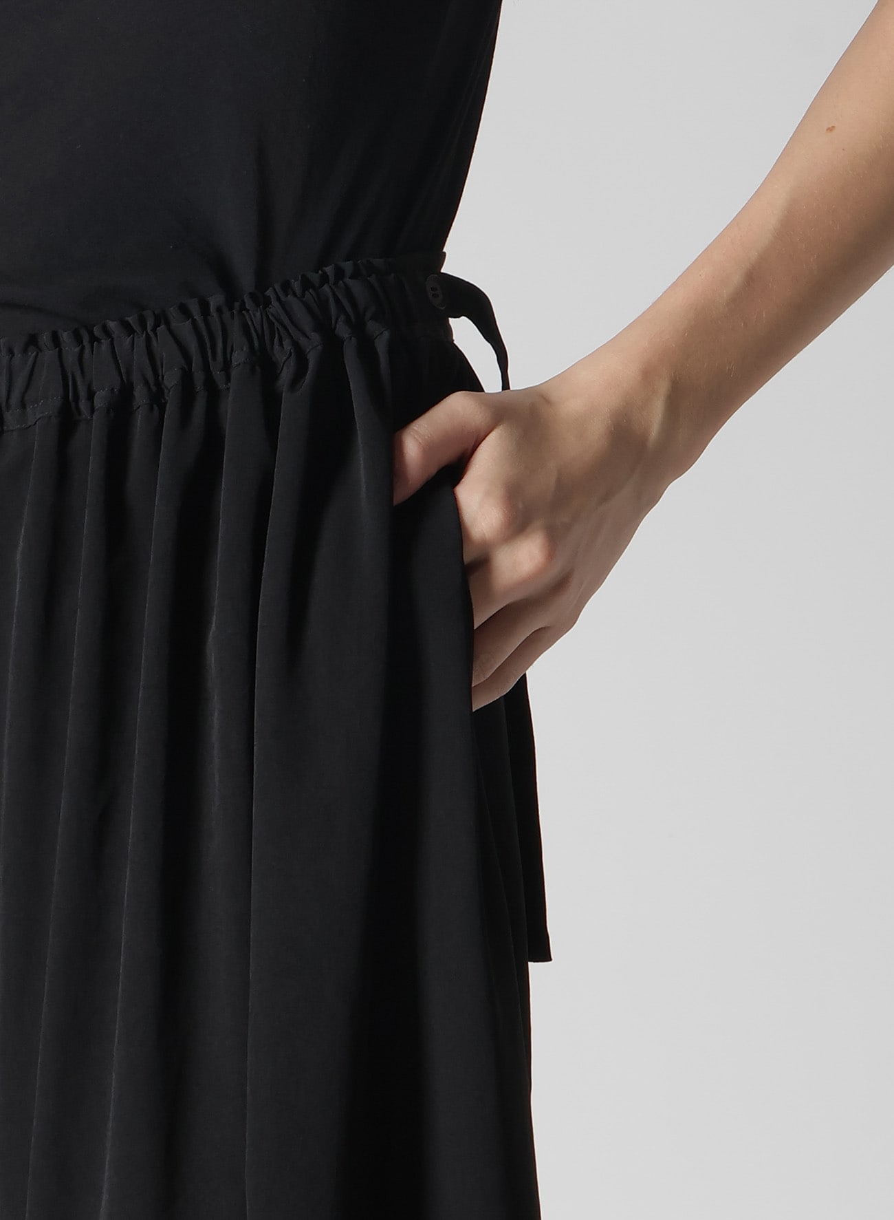 TA/PE CREPE DE CHINE SKIRT-LIKE GATHER PANTS