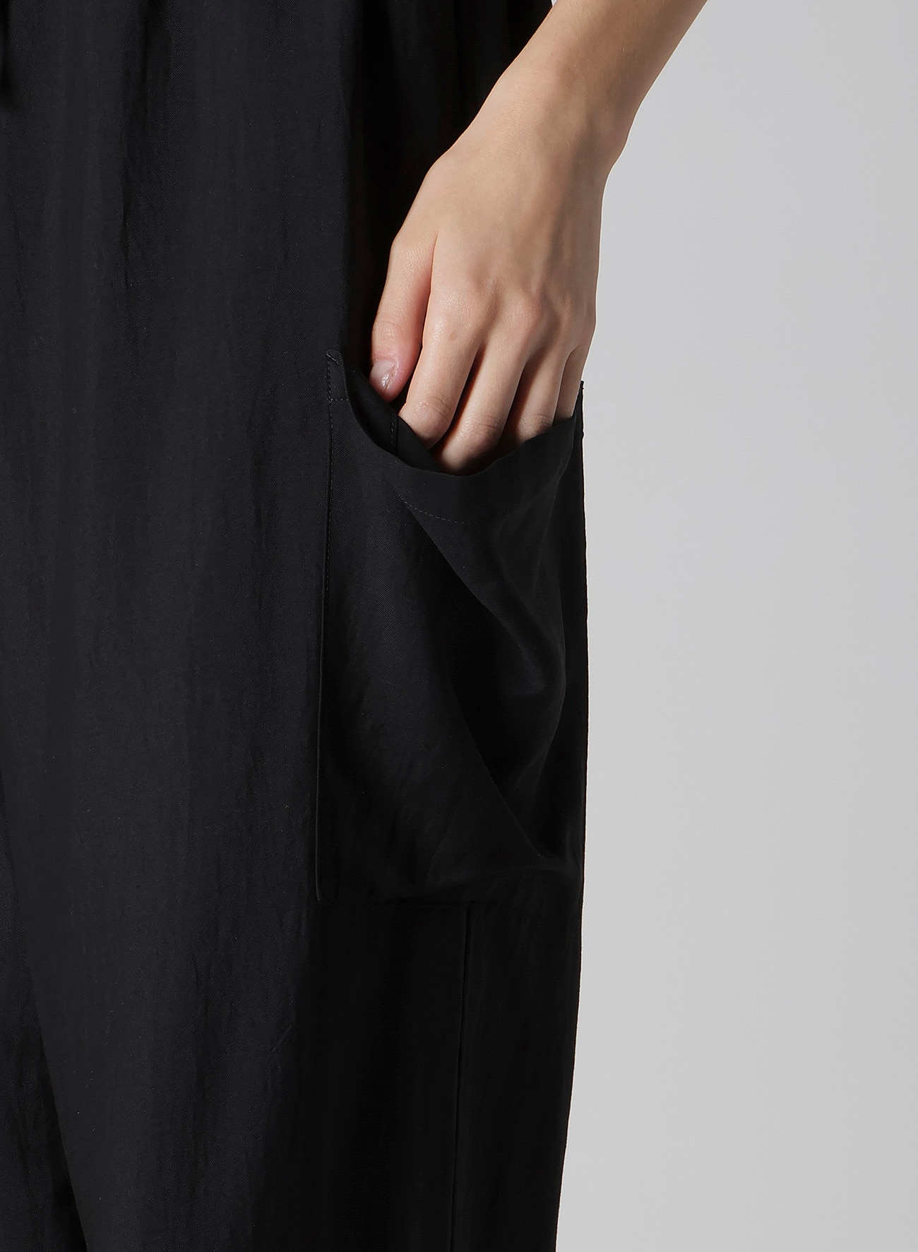 Cu/W HIGH TWISTED GABARDINE RELAXED FIT PANTS
