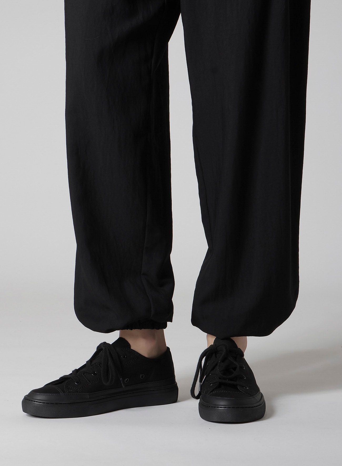Cu/W HIGH TWISTED GABARDINE RELAXED FIT PANTS