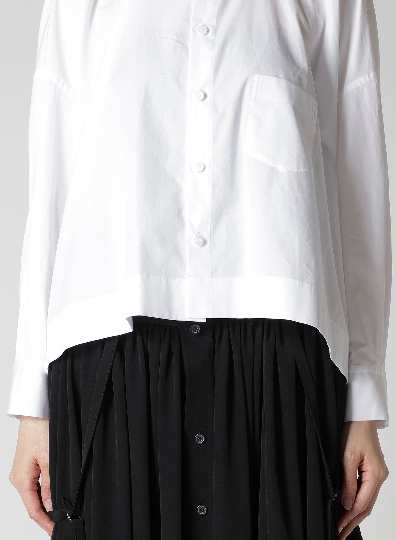 BROAD OVERSIZED BLOUSE