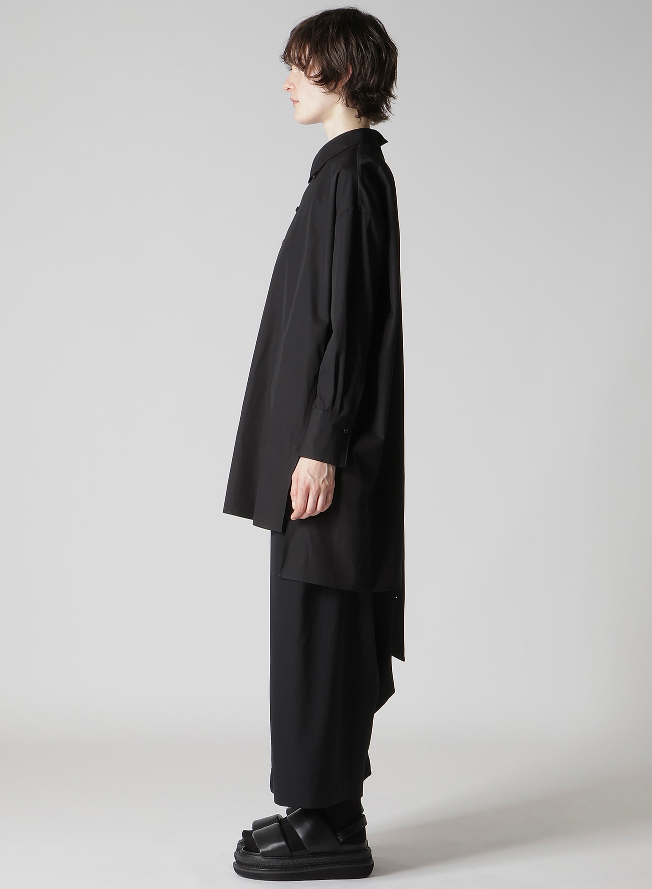 BROAD BUTTON DETAIL SHIRT