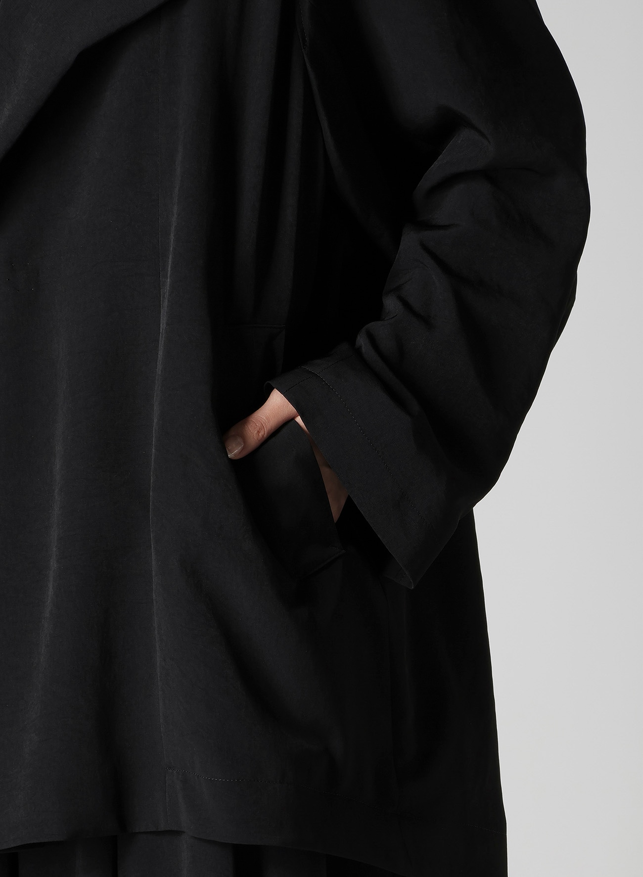TA/PE CREPE DE CHINE HOODED CAPE COAT