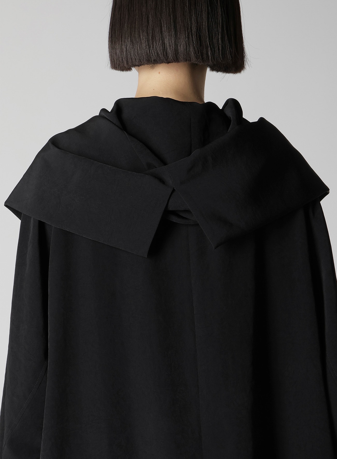 TA/PE CREPE DE CHINE HOODED CAPE COAT