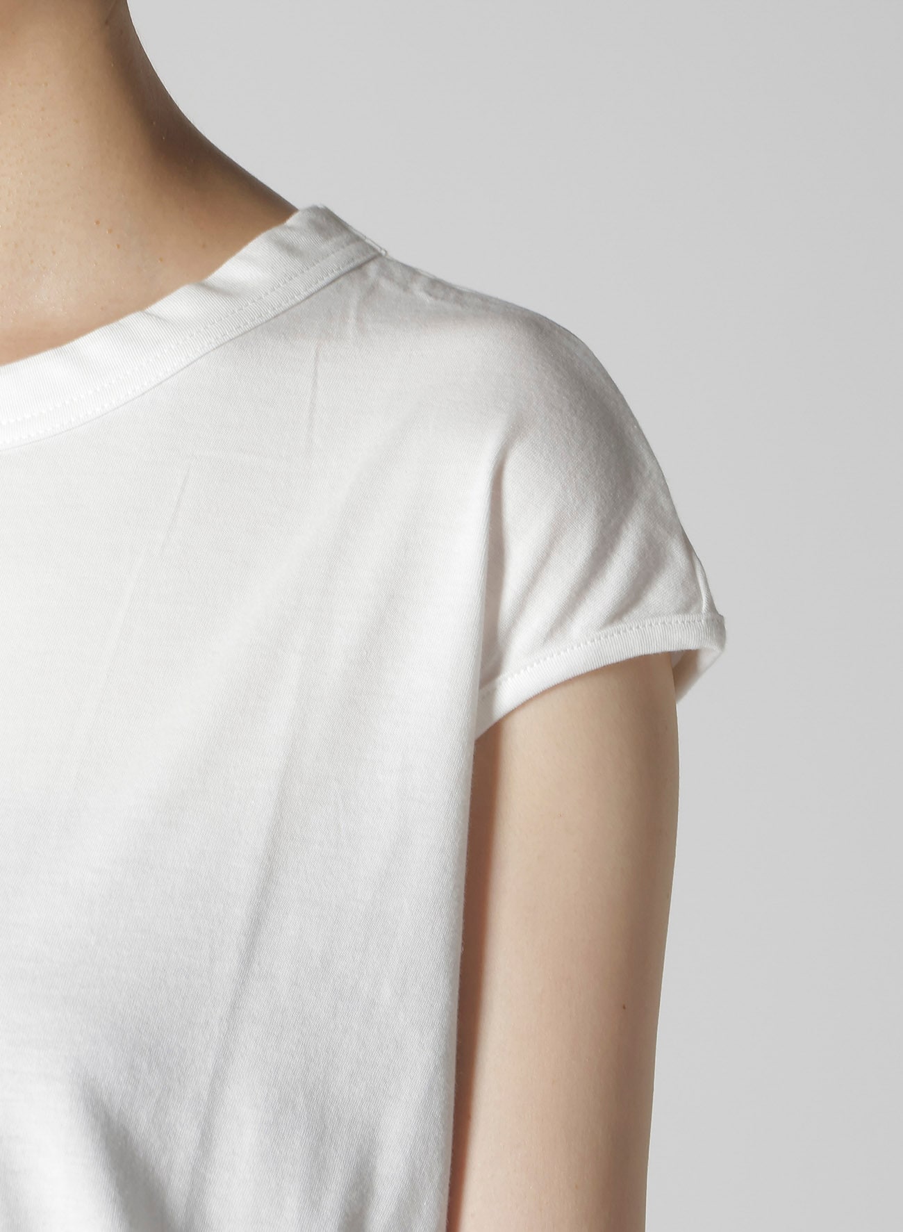 COTTON SINGLE JERSEY V TWISTED T-SHIRT