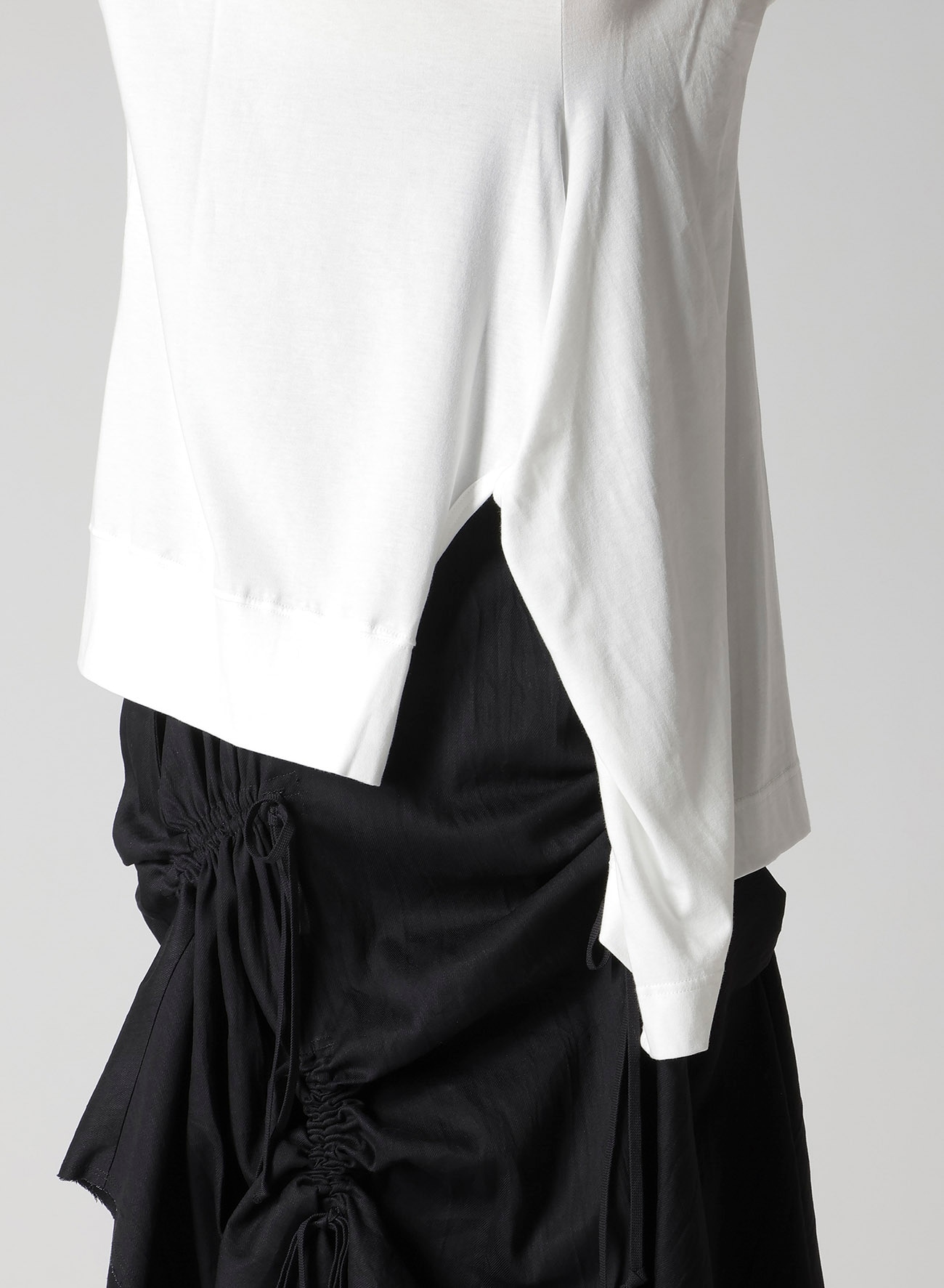 COTTON SINGLE JERSEY V TWISTED T-SHIRT