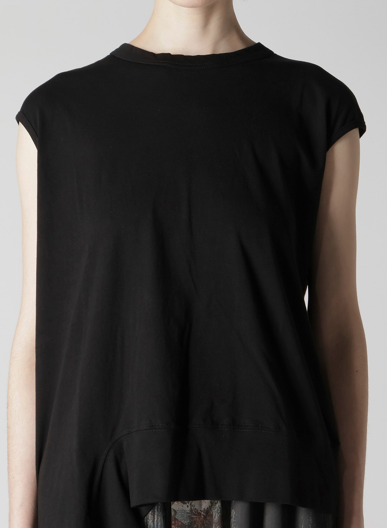 COTTON SINGLE JERSEY V TWISTED T-SHIRT