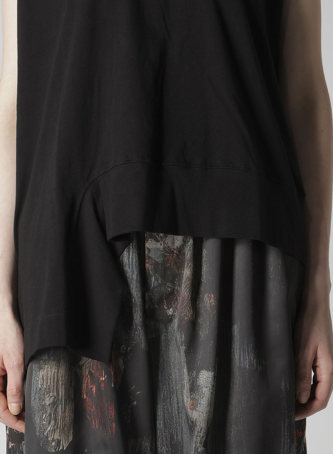 COTTON SINGLE JERSEY V TWISTED T-SHIRT