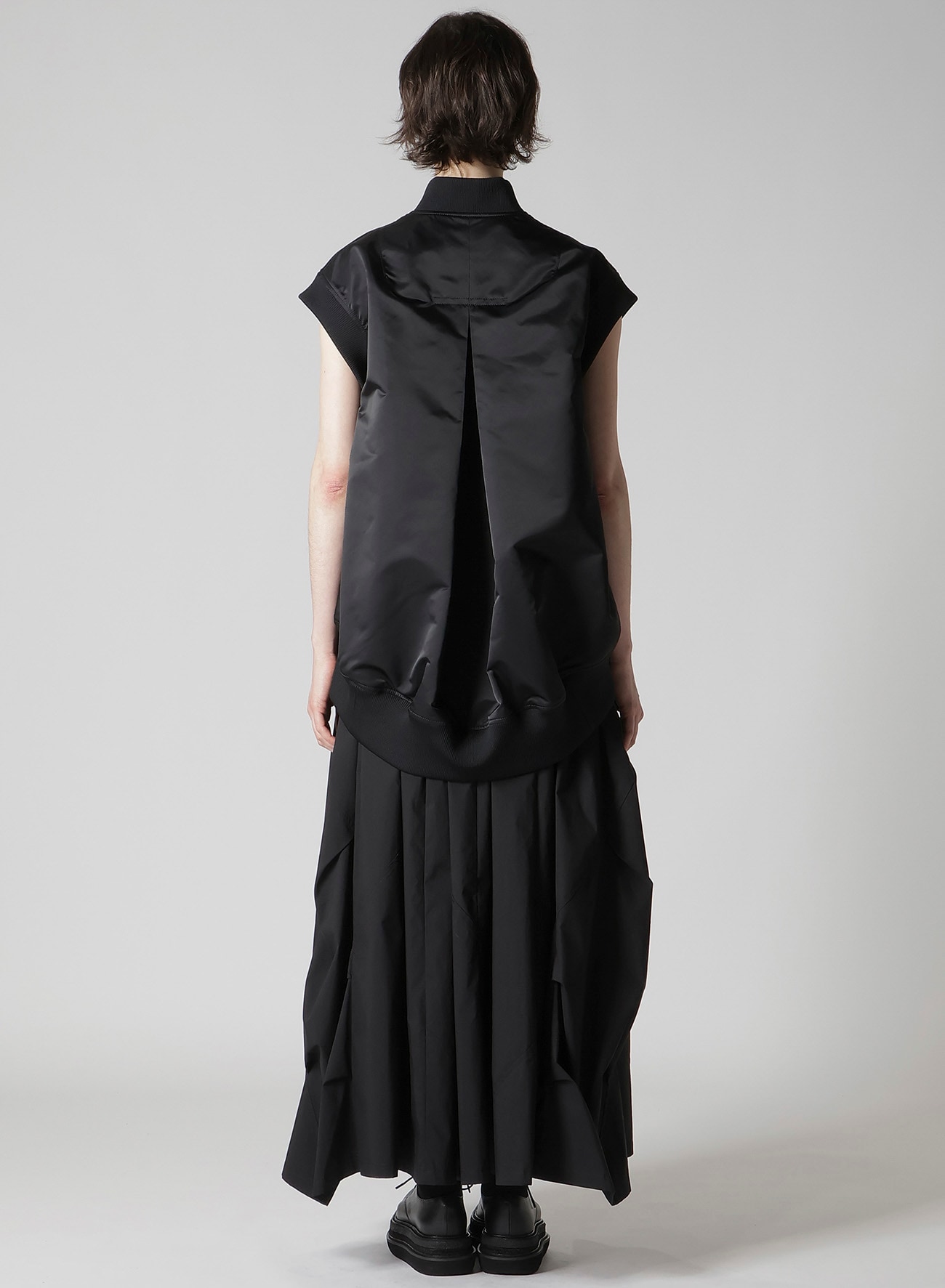 HIGH DENSITY Ny TWILL SLEEVELESS BOMBER JACKET