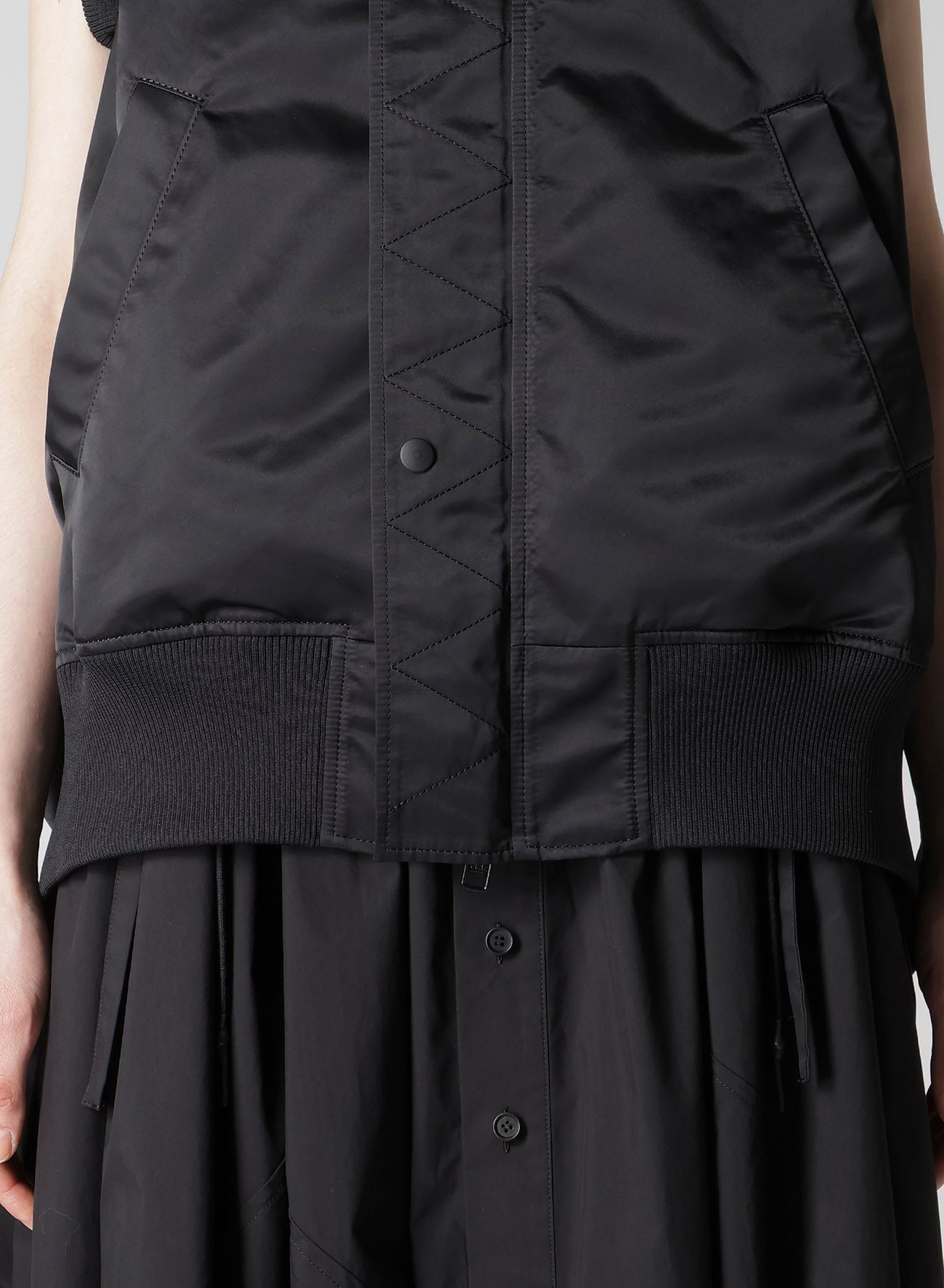 HIGH DENSITY Ny TWILL SLEEVELESS BOMBER JACKET