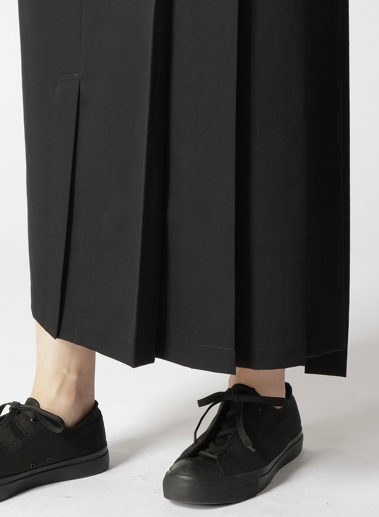 WOOL GABARDINE R PLEATED WRAP SKIRT