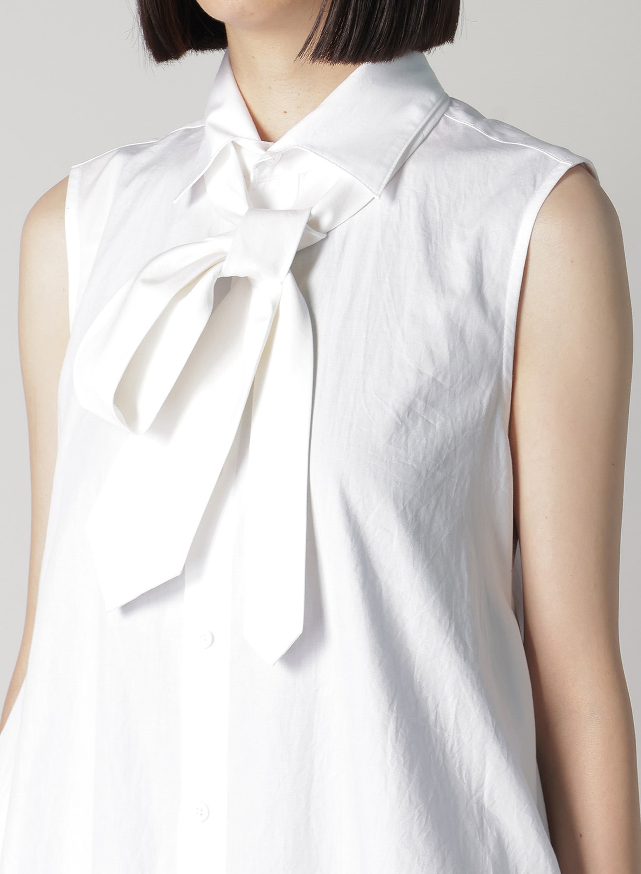 【12/6 10:00 Release】BROAD R-SLEEVELESS TIE BLOUSE