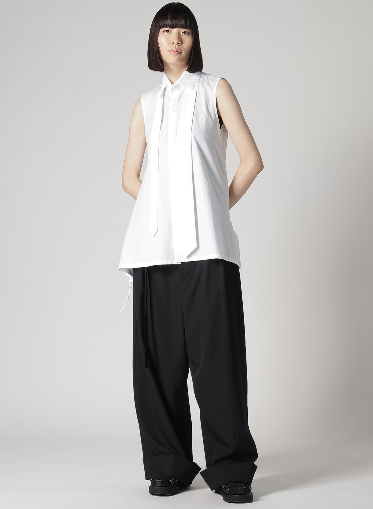 【12/6 10:00 Release】BROAD R-SLEEVELESS TIE BLOUSE