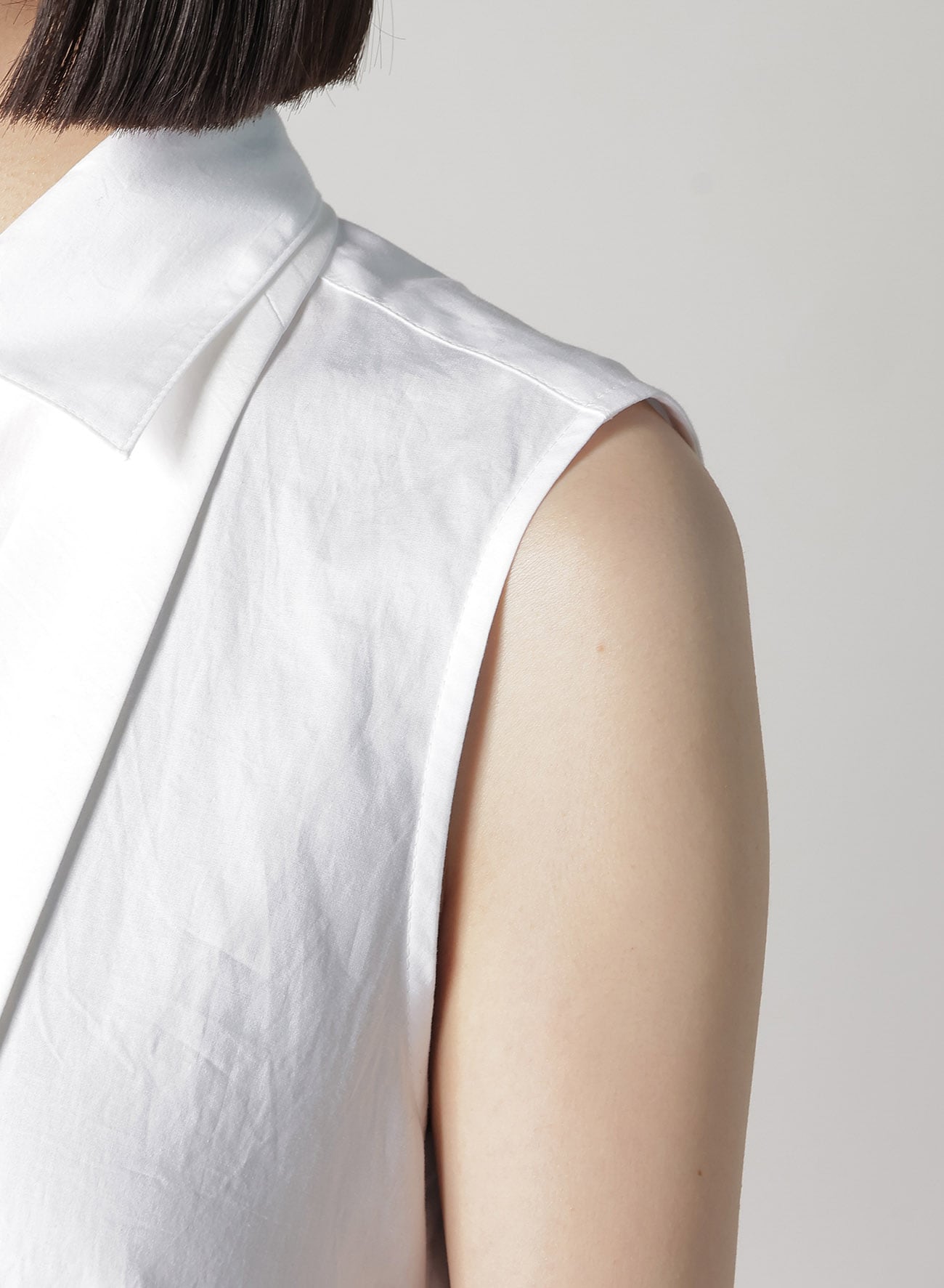 【12/6 10:00 Release】BROAD R-SLEEVELESS TIE BLOUSE