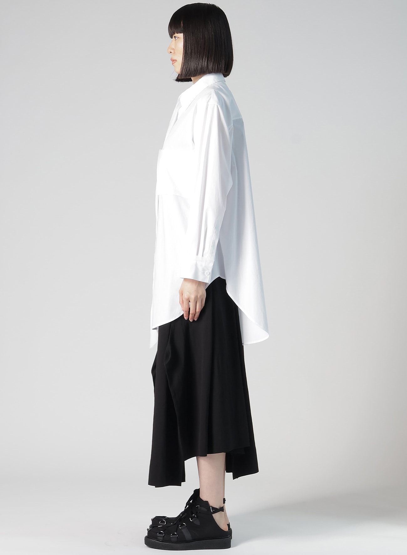 【12/6 10:00 Release】BROAD R-CUTTING TIE BLOUSE