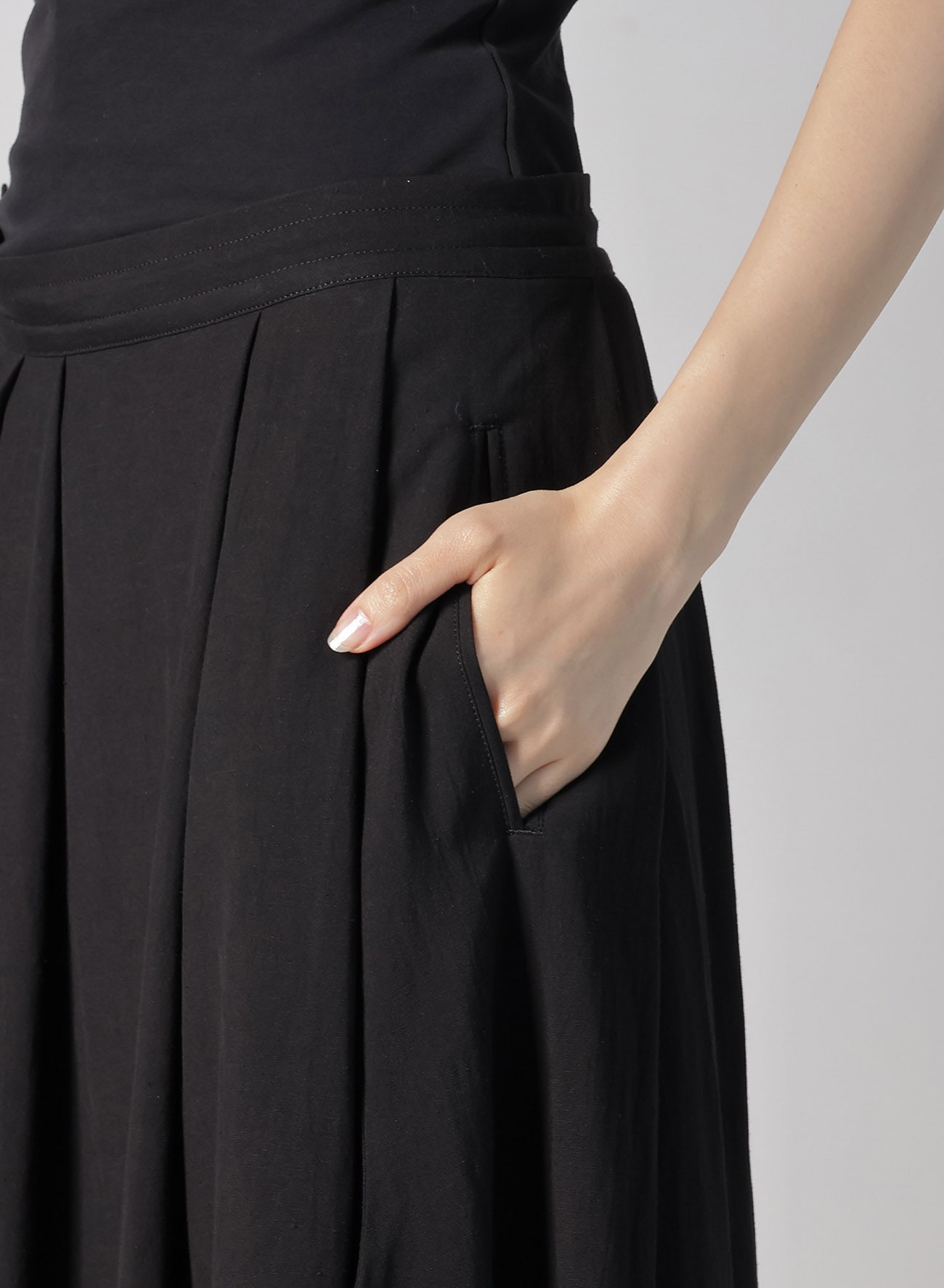 RY/LI POPLIN R-UNBALANCED TUCK SKIRT