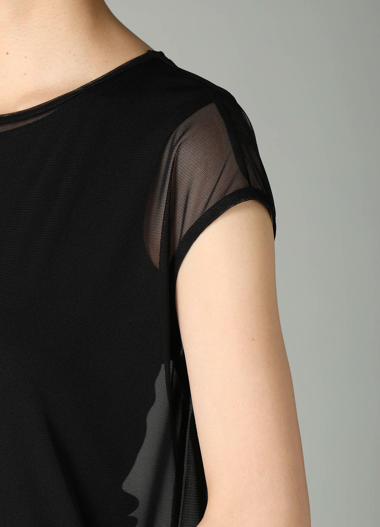WOOLY TULLE GATHERED SLEEVELESS DRESS
