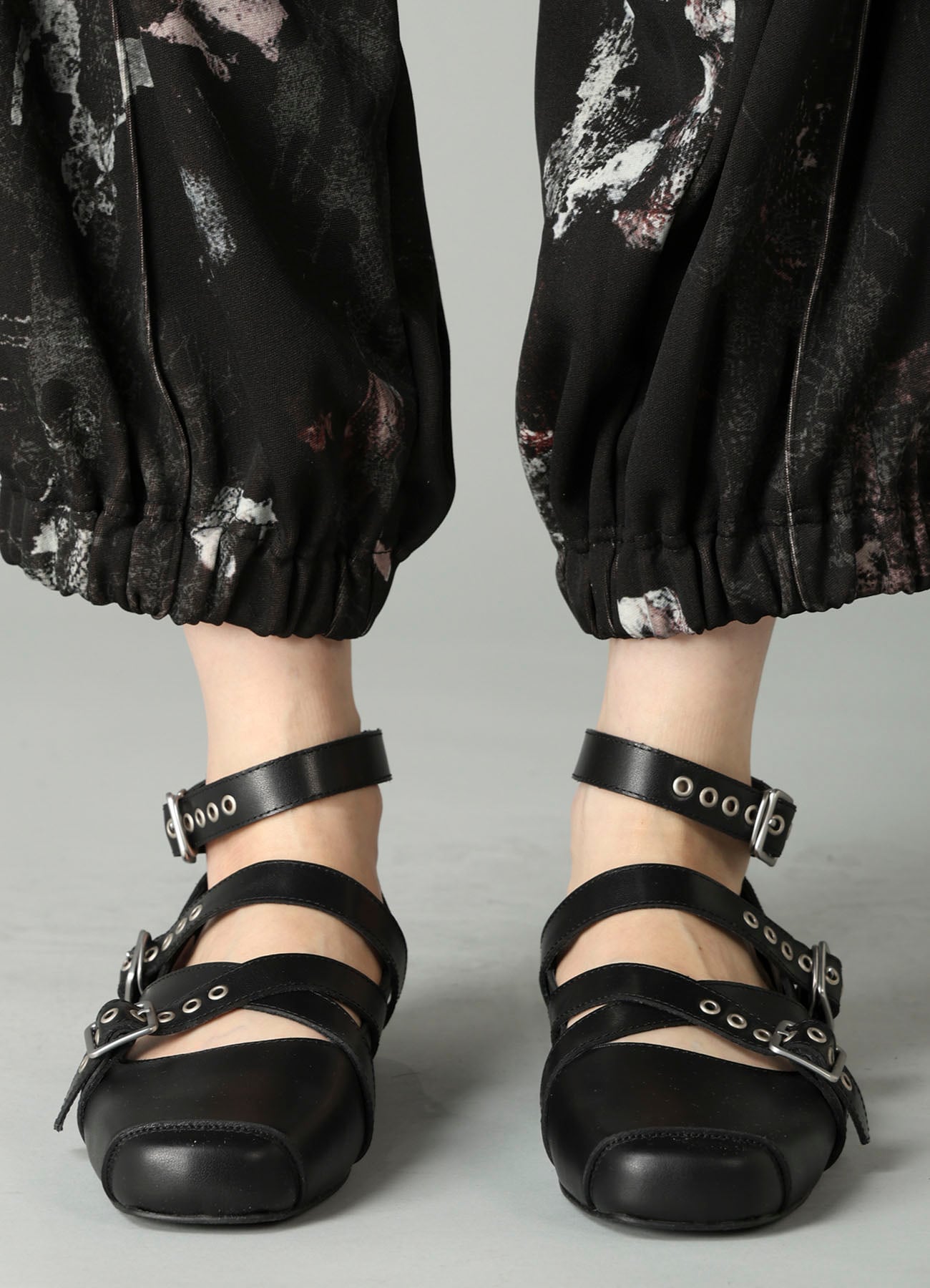 OIL SMOOTH LEATHER 3 STRAPS PUMPS