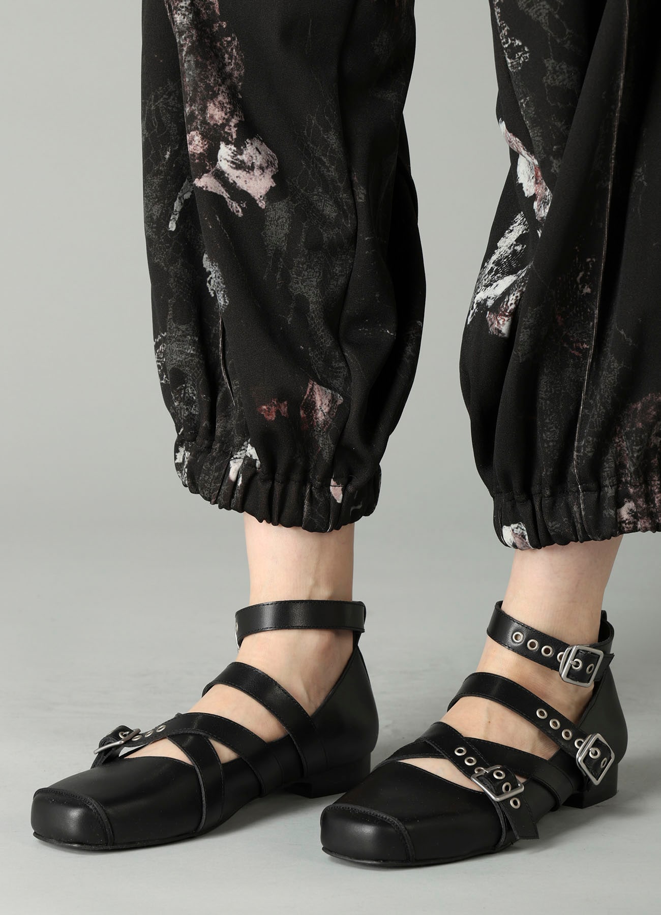 OIL SMOOTH LEATHER 3 STRAPS PUMPS