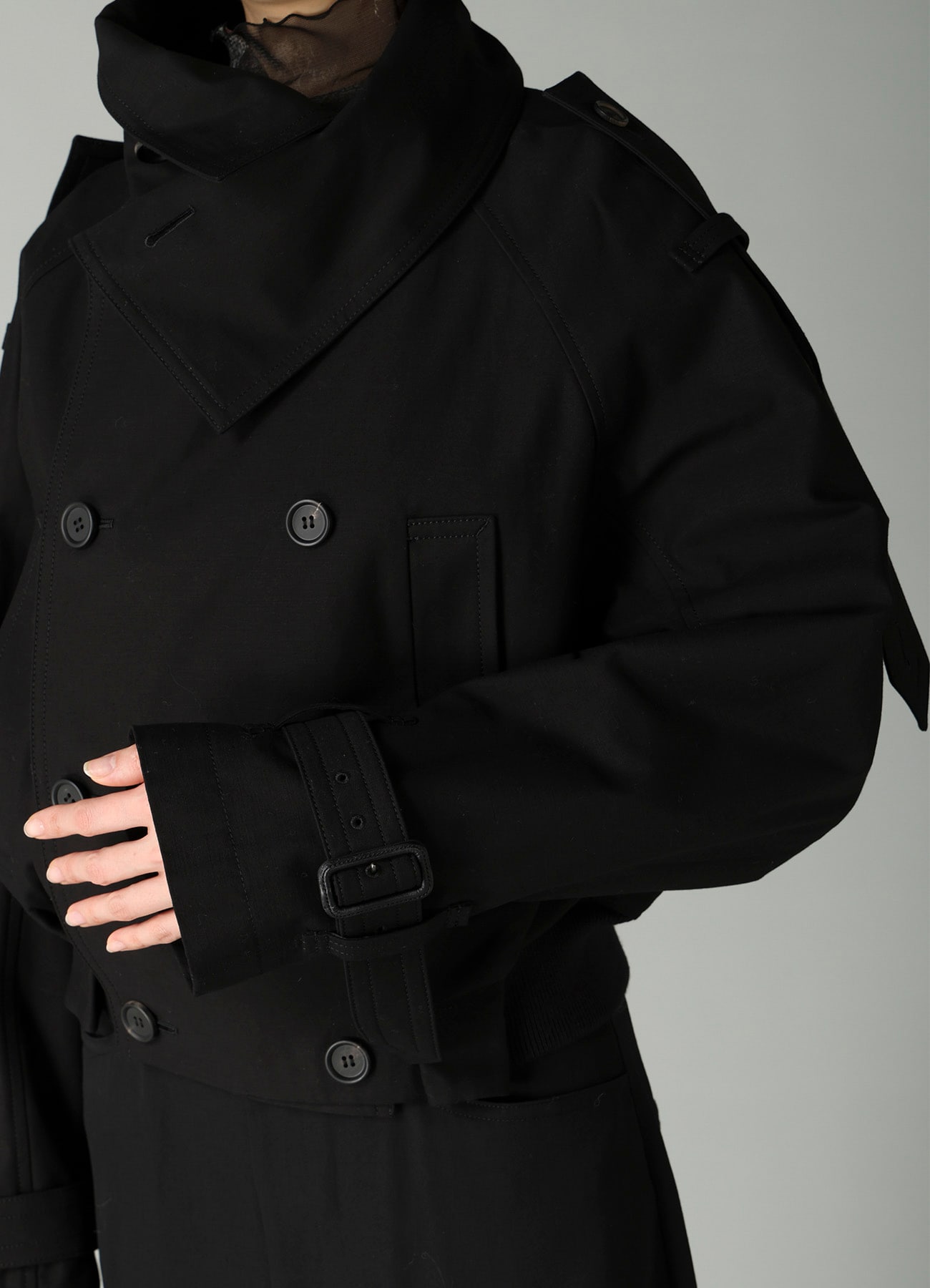 MILITARY BACKSIDE SATIN SHORT TRENCH JACKET