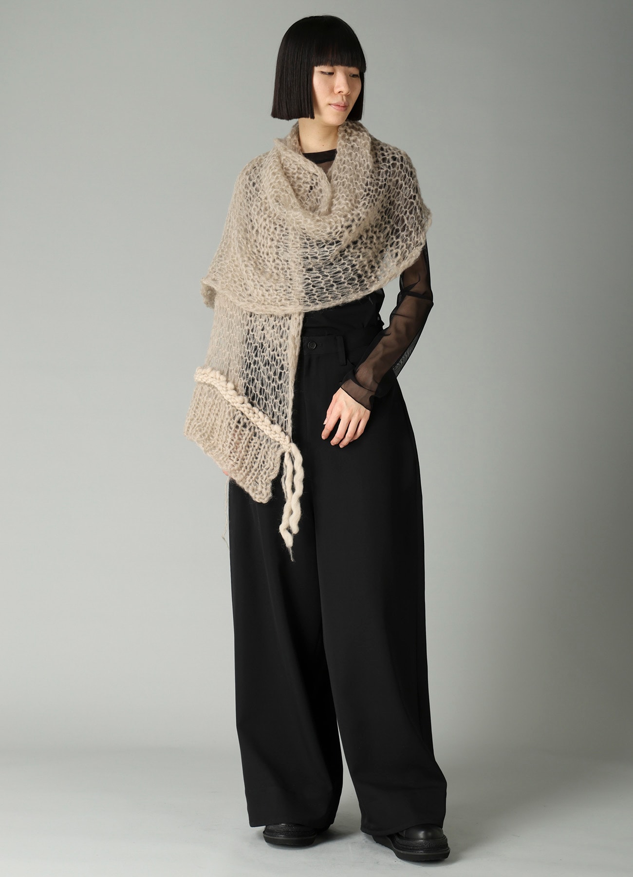 DIAN3 KNITTED STOLE