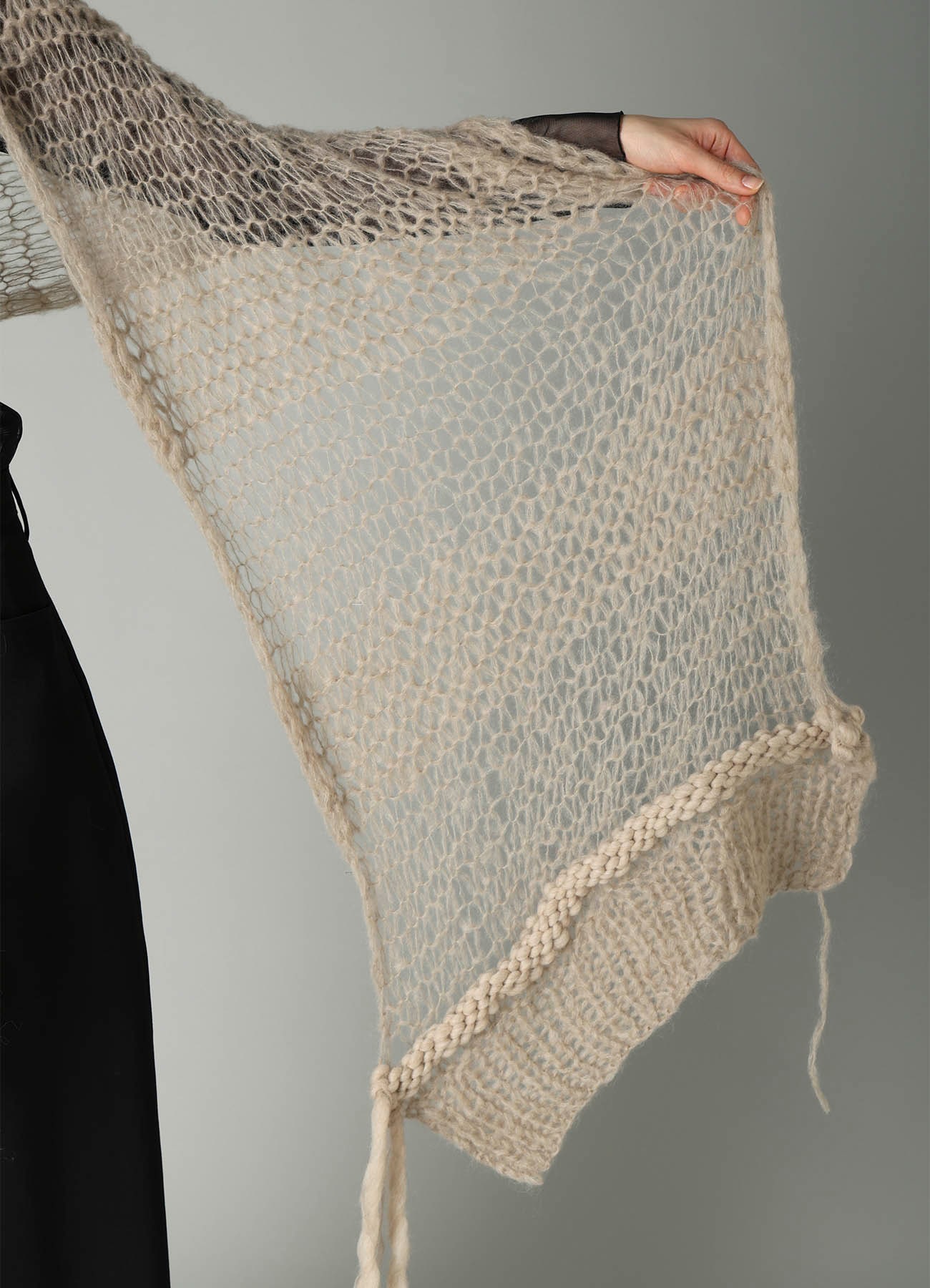 DIAN3 KNITTED STOLE