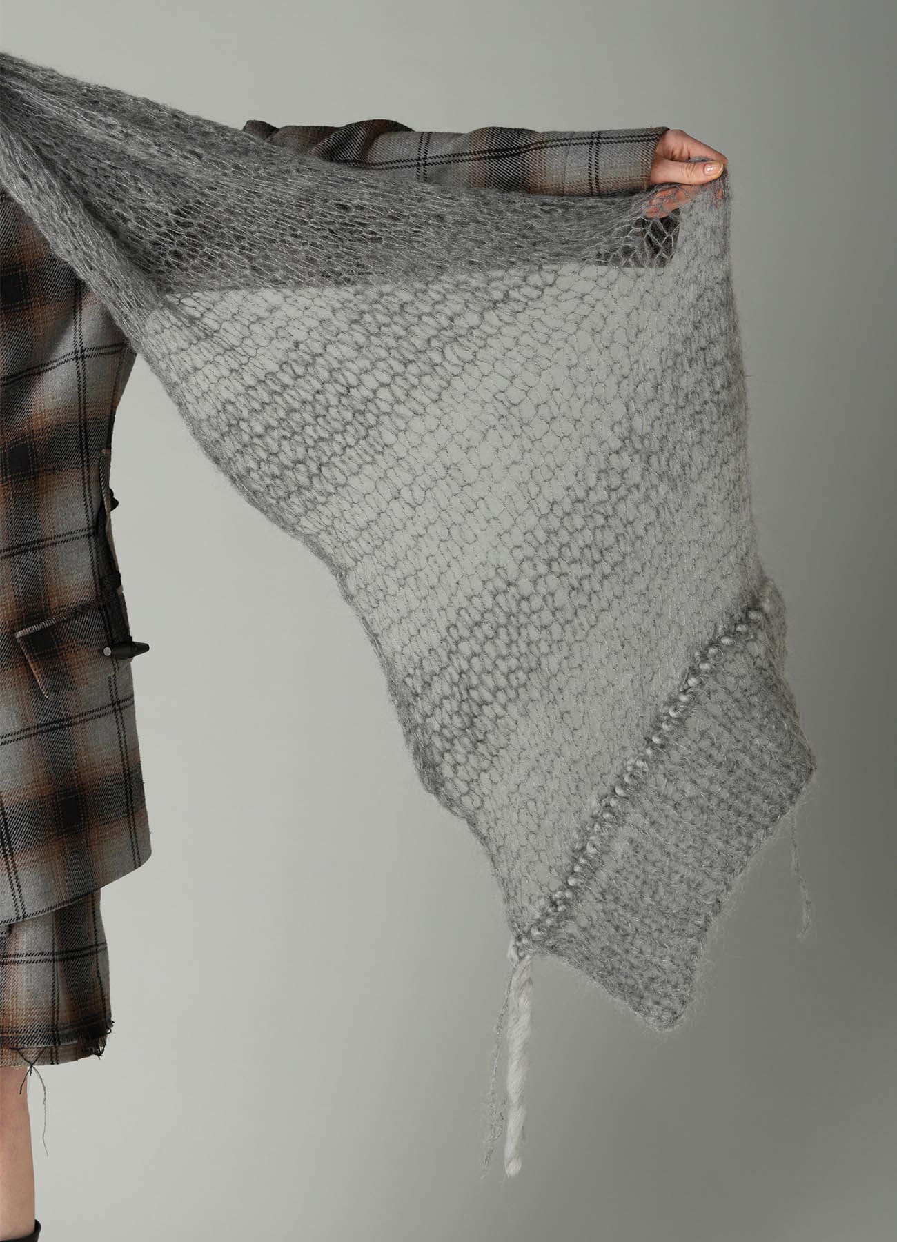 DIAN3 KNITTED STOLE