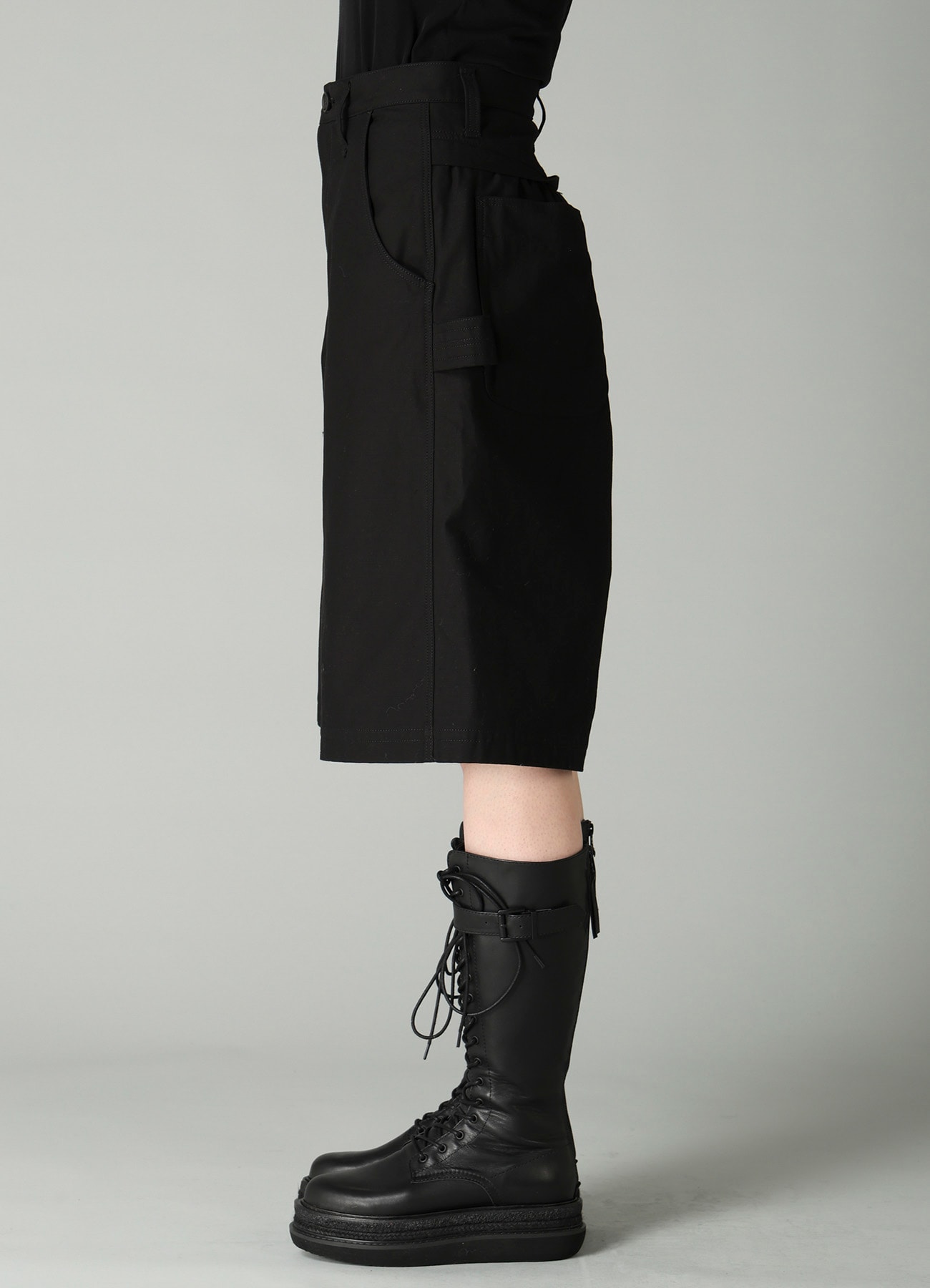MILITARY BACKSIDE SATIN PAINTER SHORT PANTS