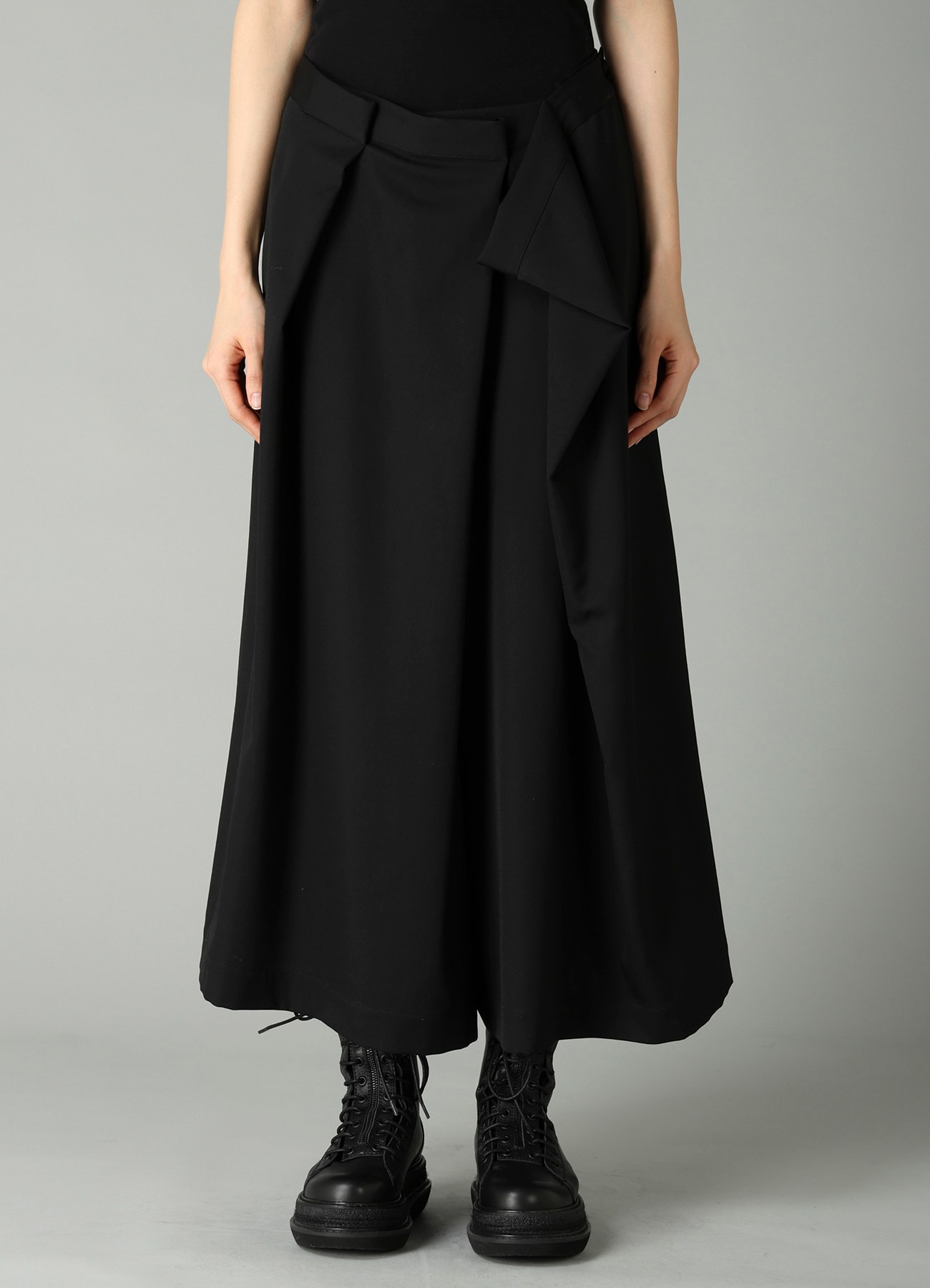 GABARDINE RANDOM TUCK DETAIL PANTS
