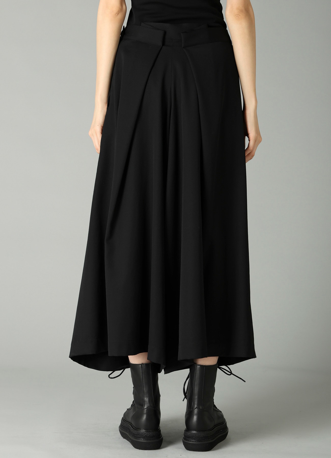 GABARDINE RANDOM TUCK DETAIL PANTS
