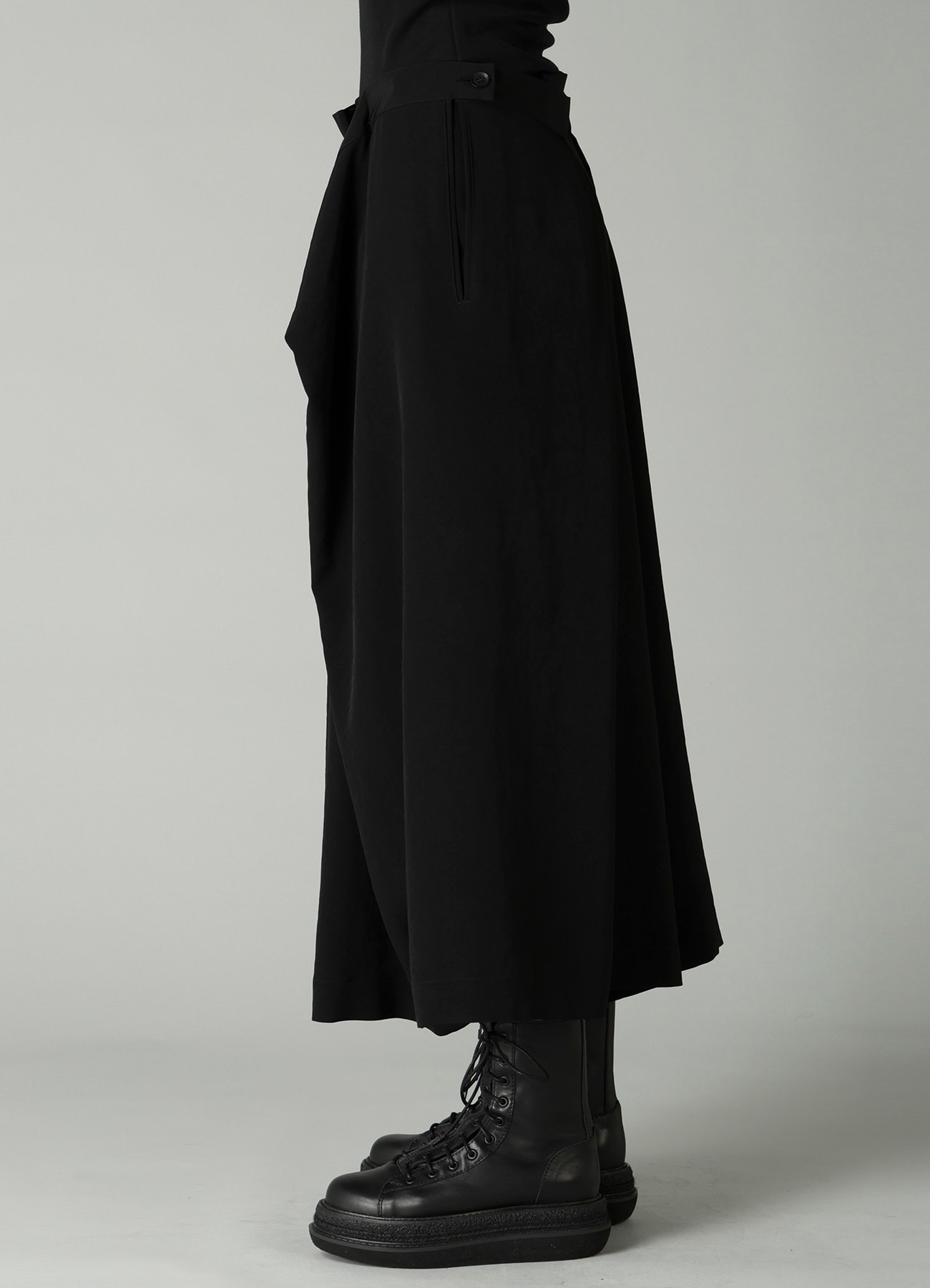 Ta/Pe CREPE DE CHINE RANDOM TUCK DETAIL PANTS