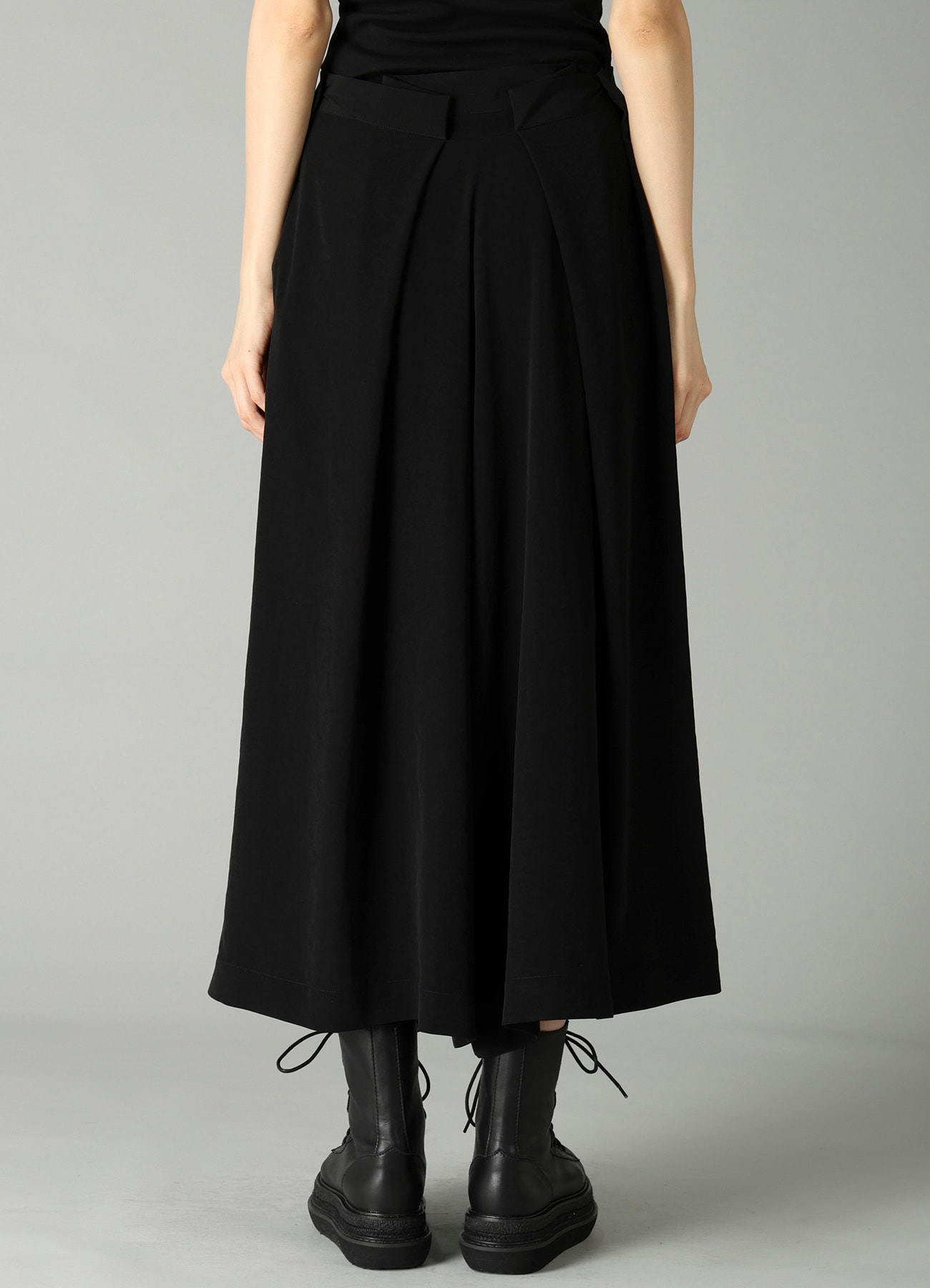 Ta/Pe CREPE DE CHINE RANDOM TUCK DETAIL PANTS