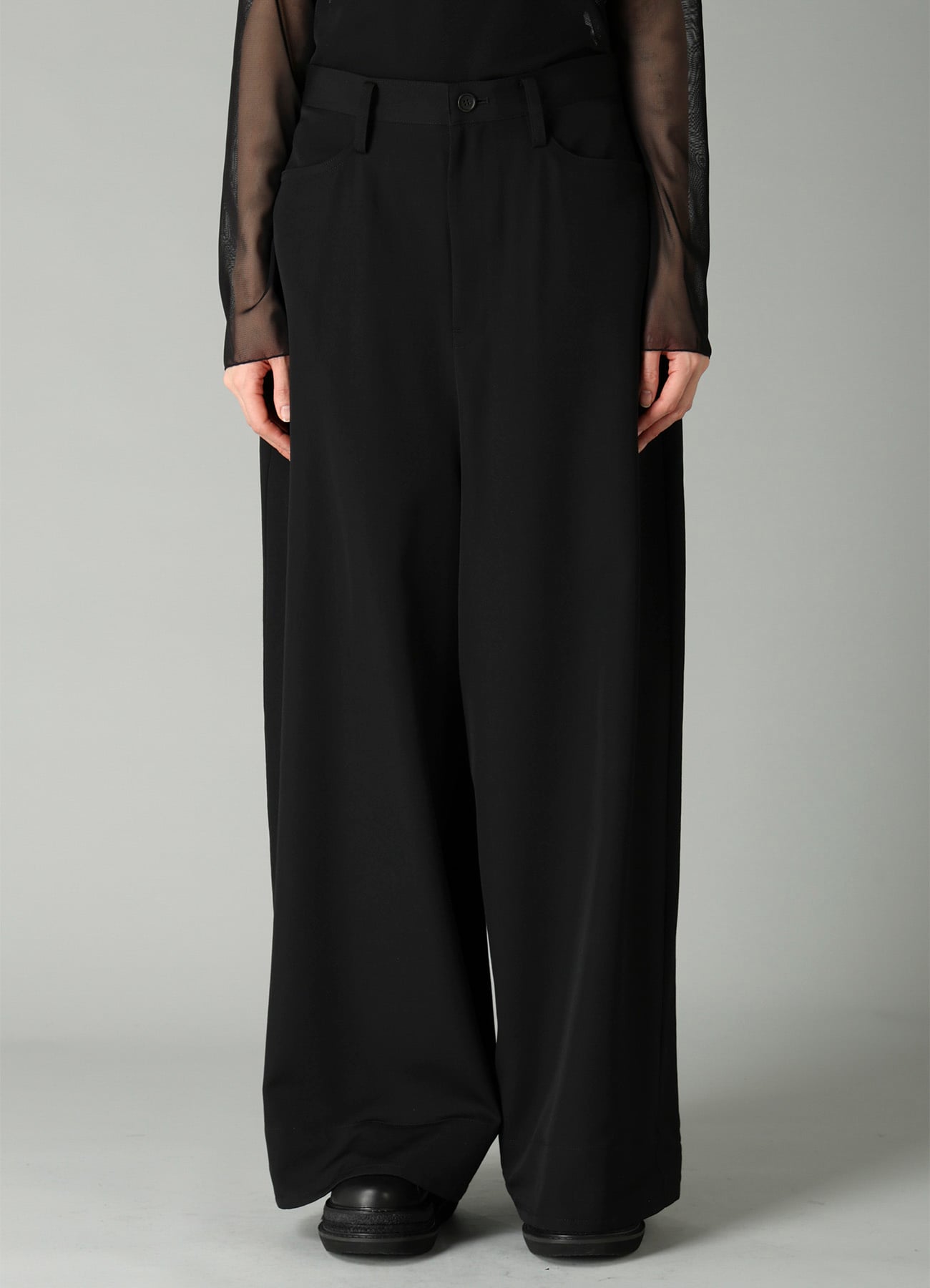 GABARDINE BACKSIDE TUCK BAGGY PANTS