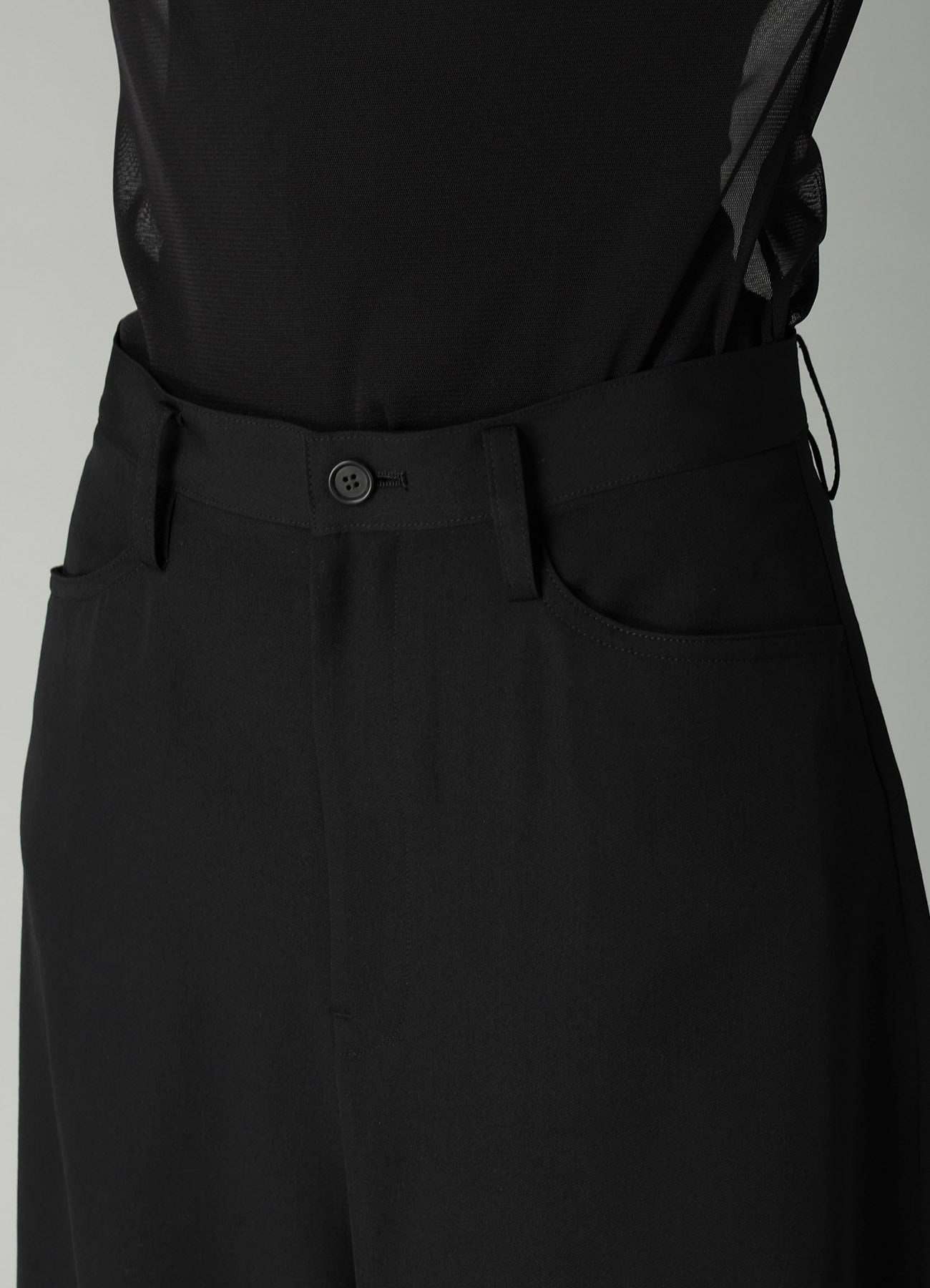 GABARDINE BACKSIDE TUCK BAGGY PANTS