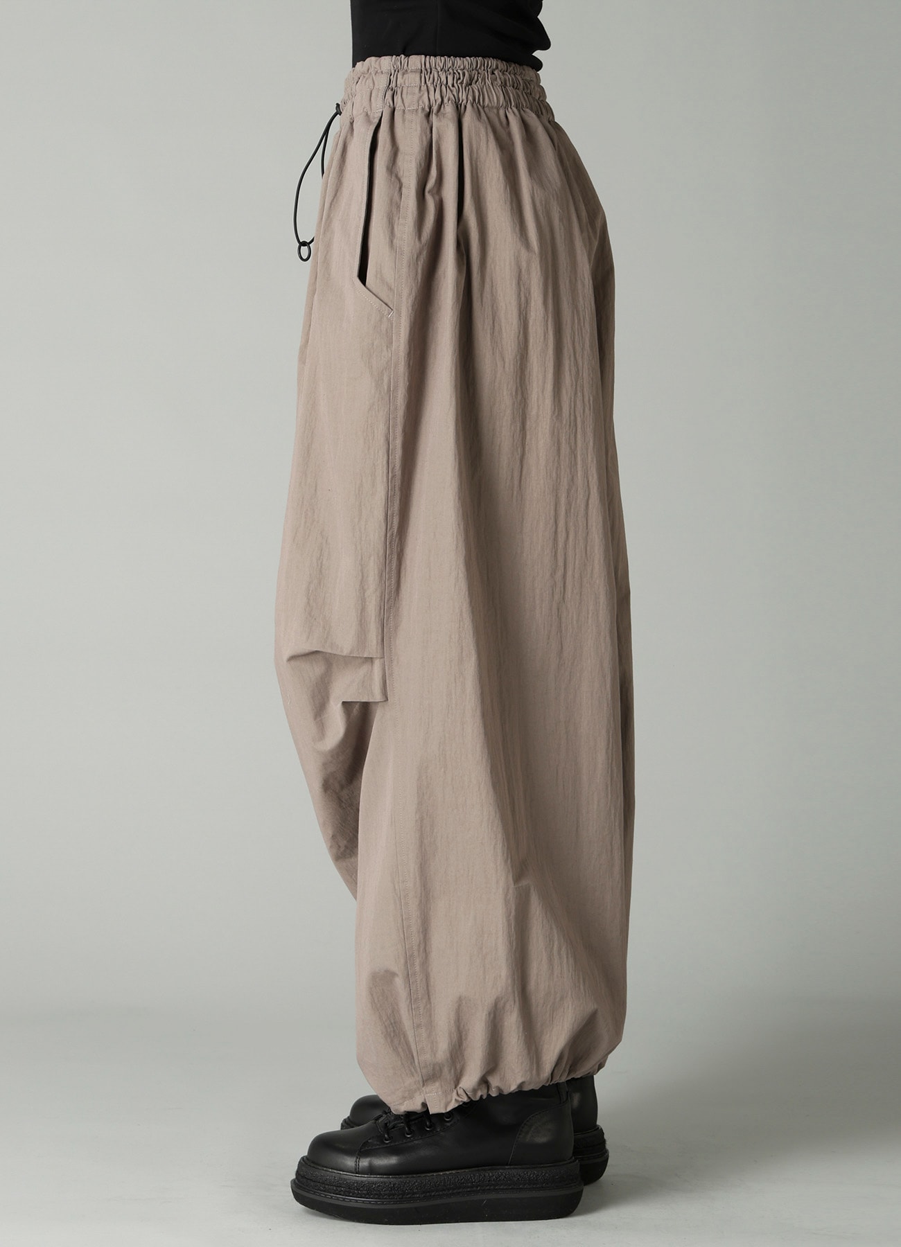 C/Ny WEATHER PARACHUTE PANTS