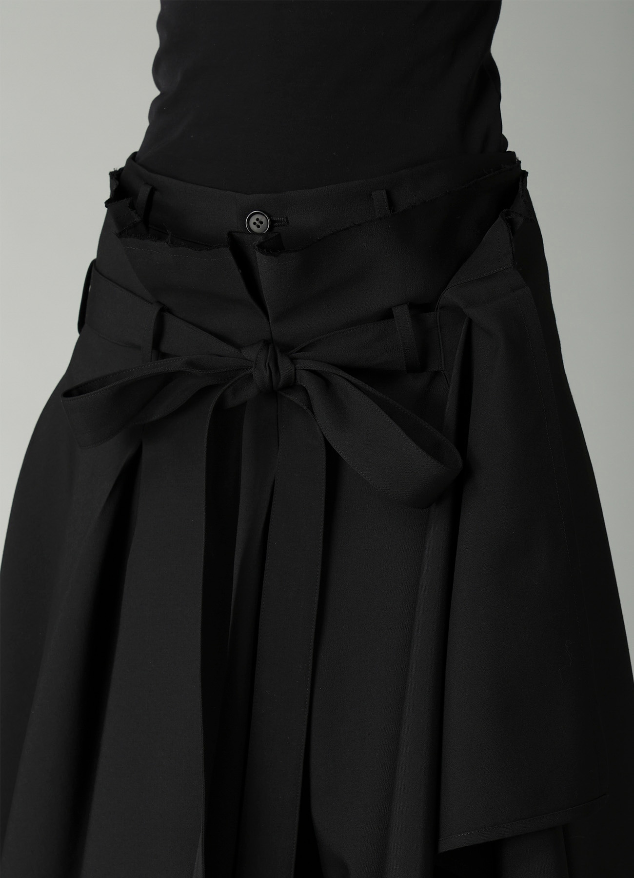 GABARDINE TUCK&DRAPE WRAP SKIRT