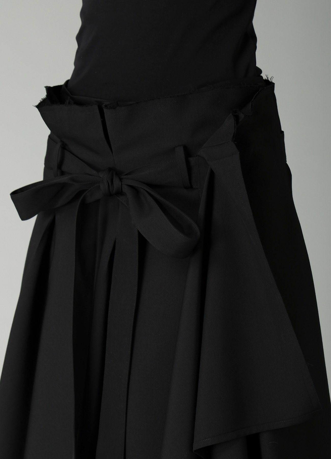 GABARDINE TUCK&DRAPE WRAP SKIRT