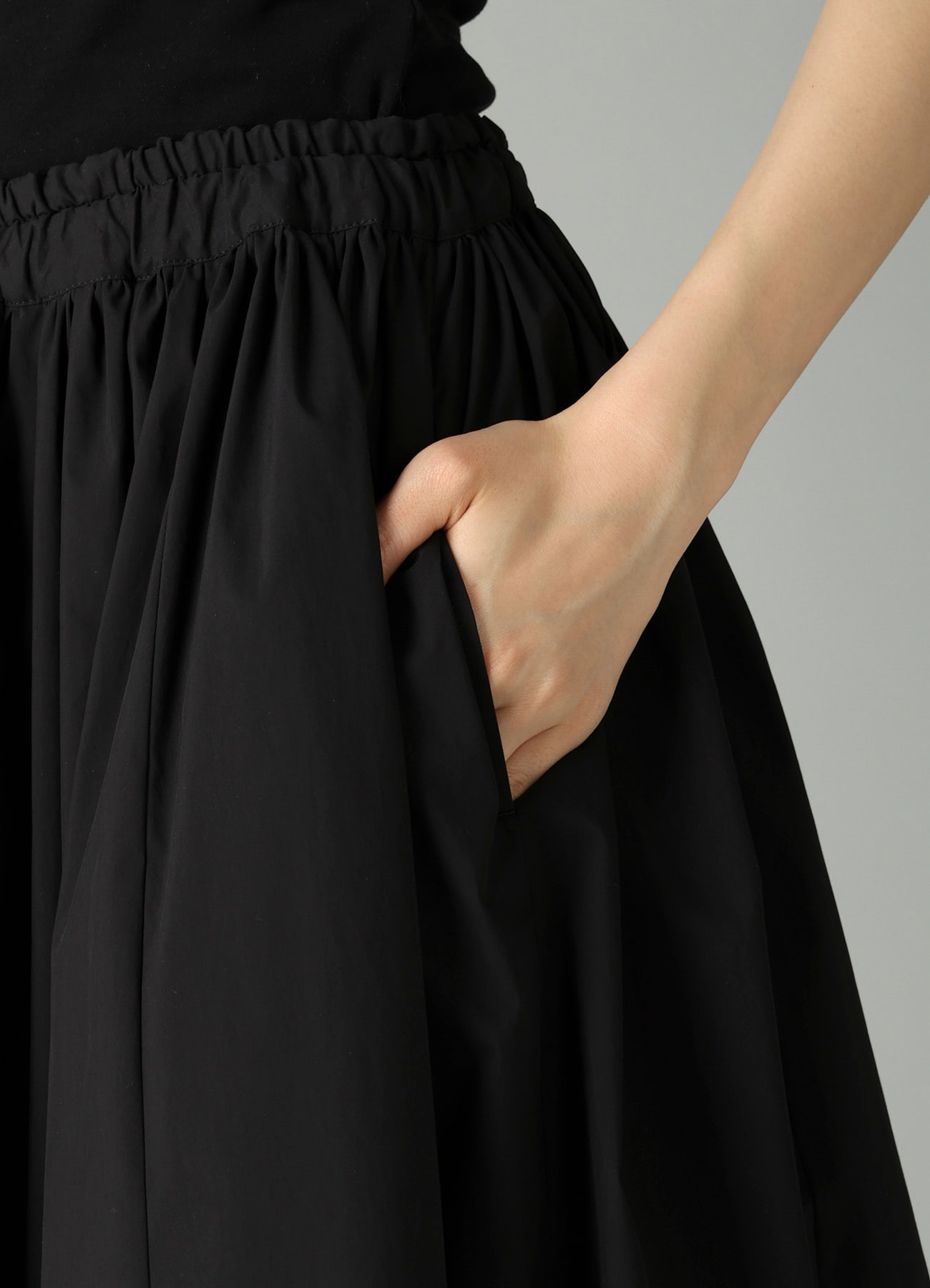 C/Pe WEATHER GATHERED SKIRT