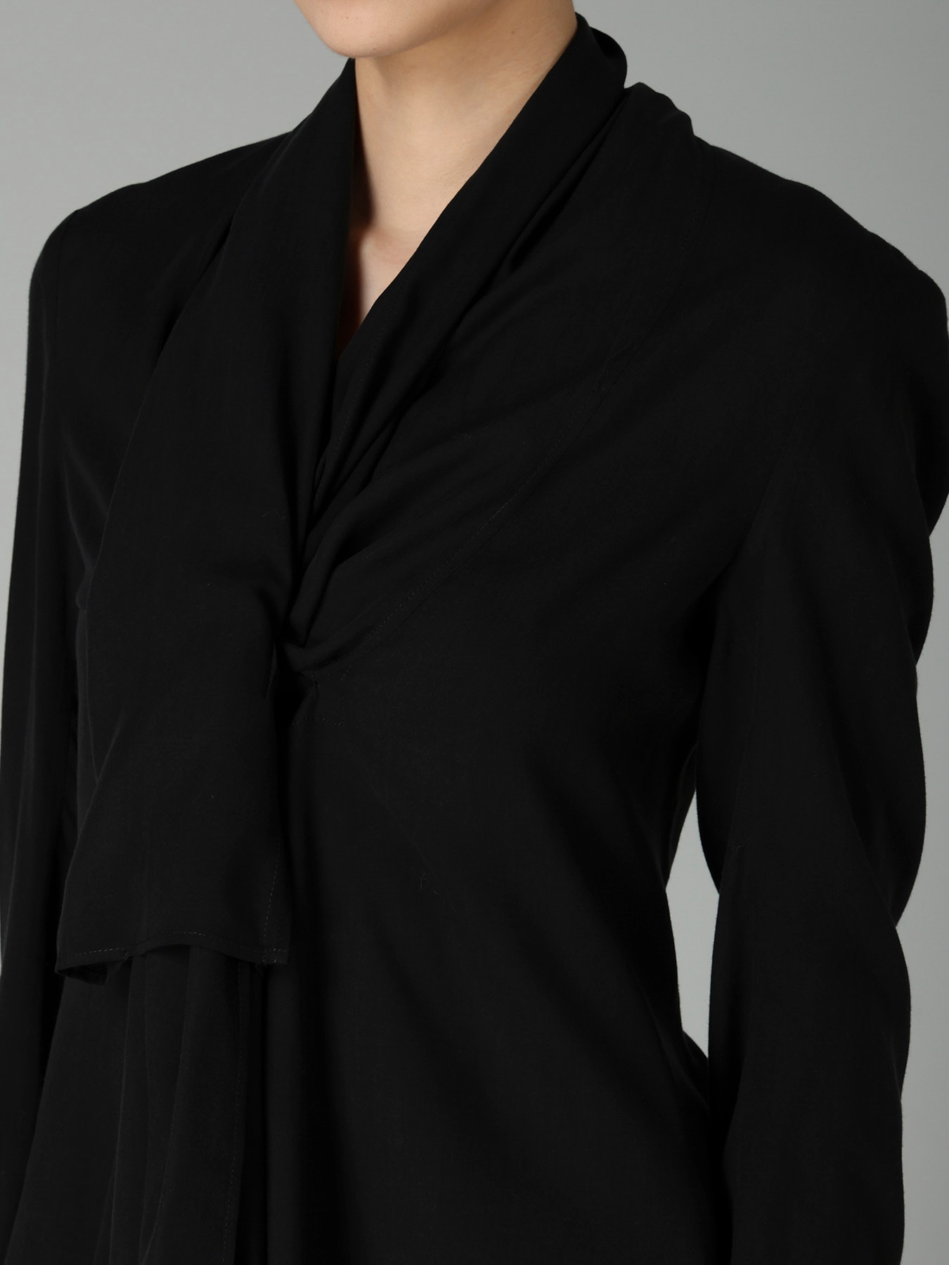 FIBRIL Cu STOLE DETAIL BLOUSE