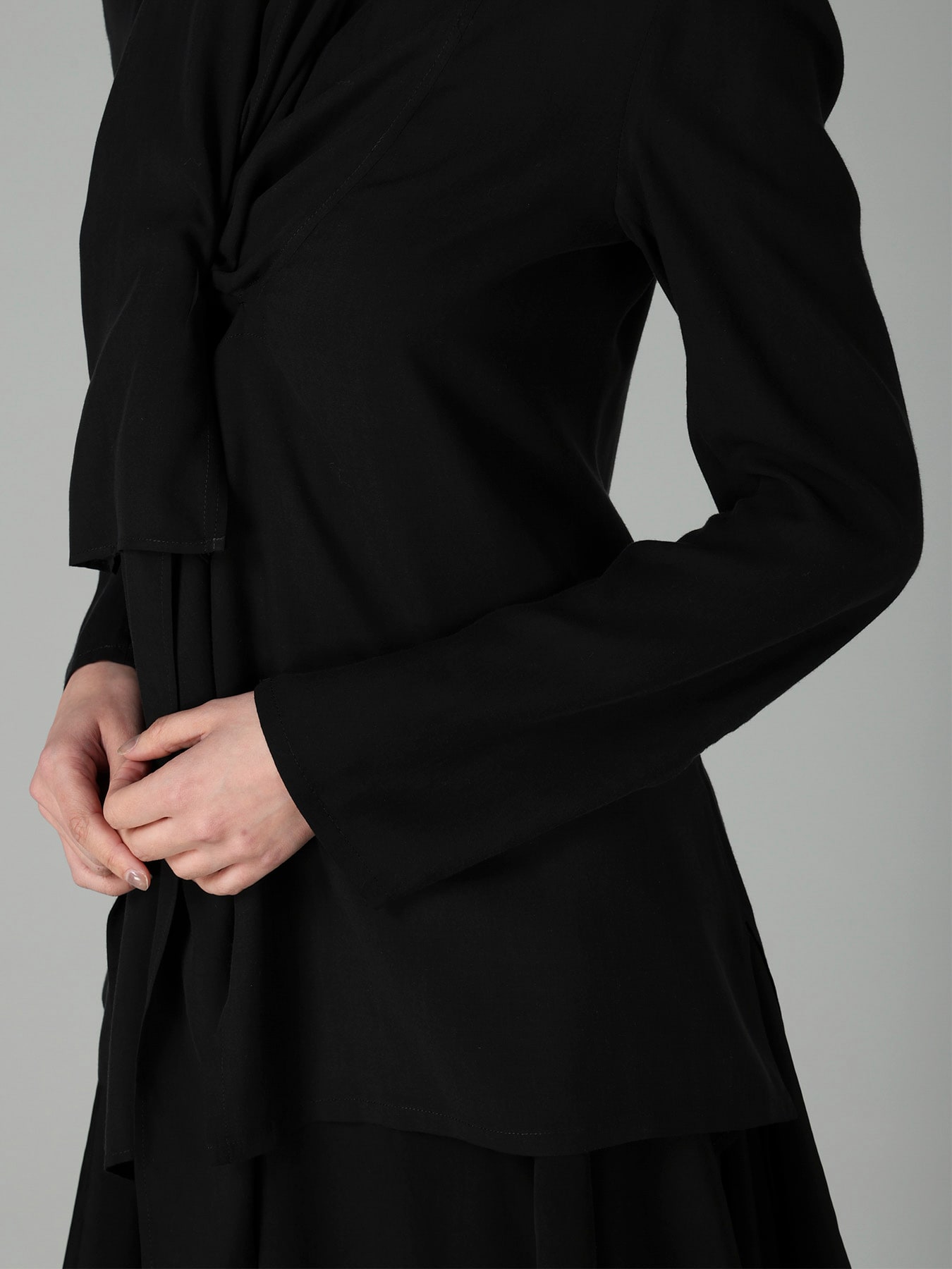 FIBRIL Cu STOLE DETAIL BLOUSE