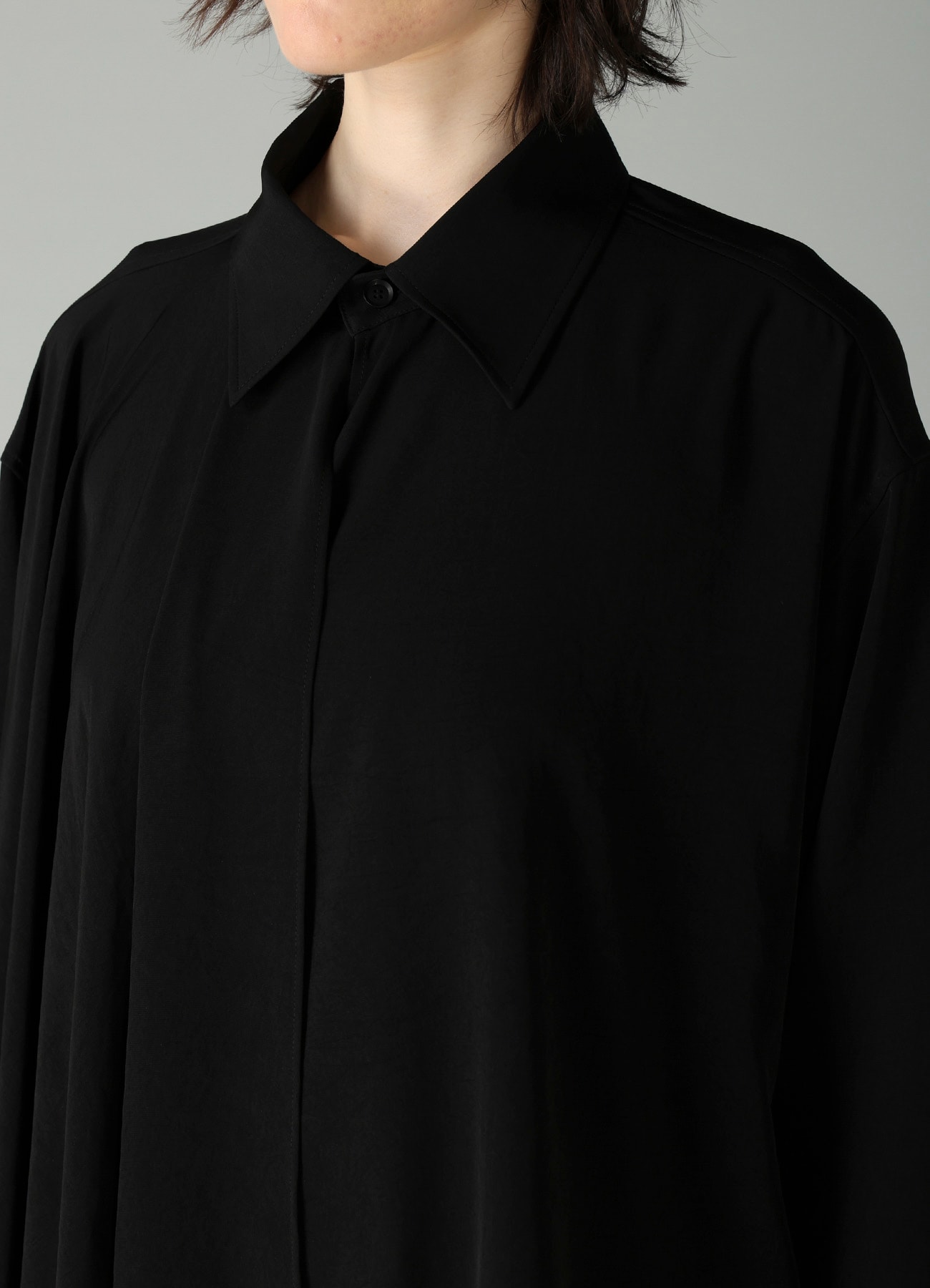 Ta/Pe CREPE DE CHINE R LONG ASYMMETRIC BLOUSE