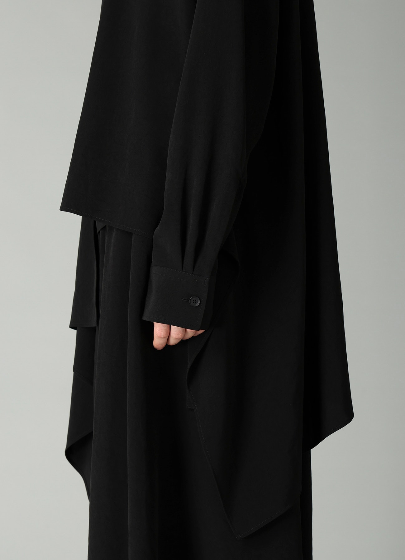 Ta/Pe CREPE DE CHINE R LONG ASYMMETRIC BLOUSE