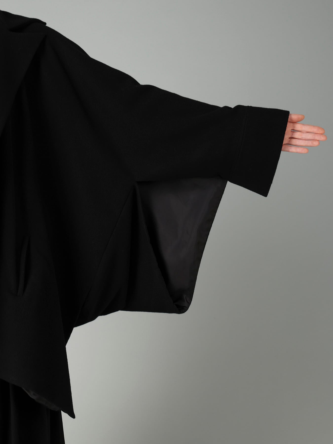 AIRY MOSSER CUFFS POINT COAT