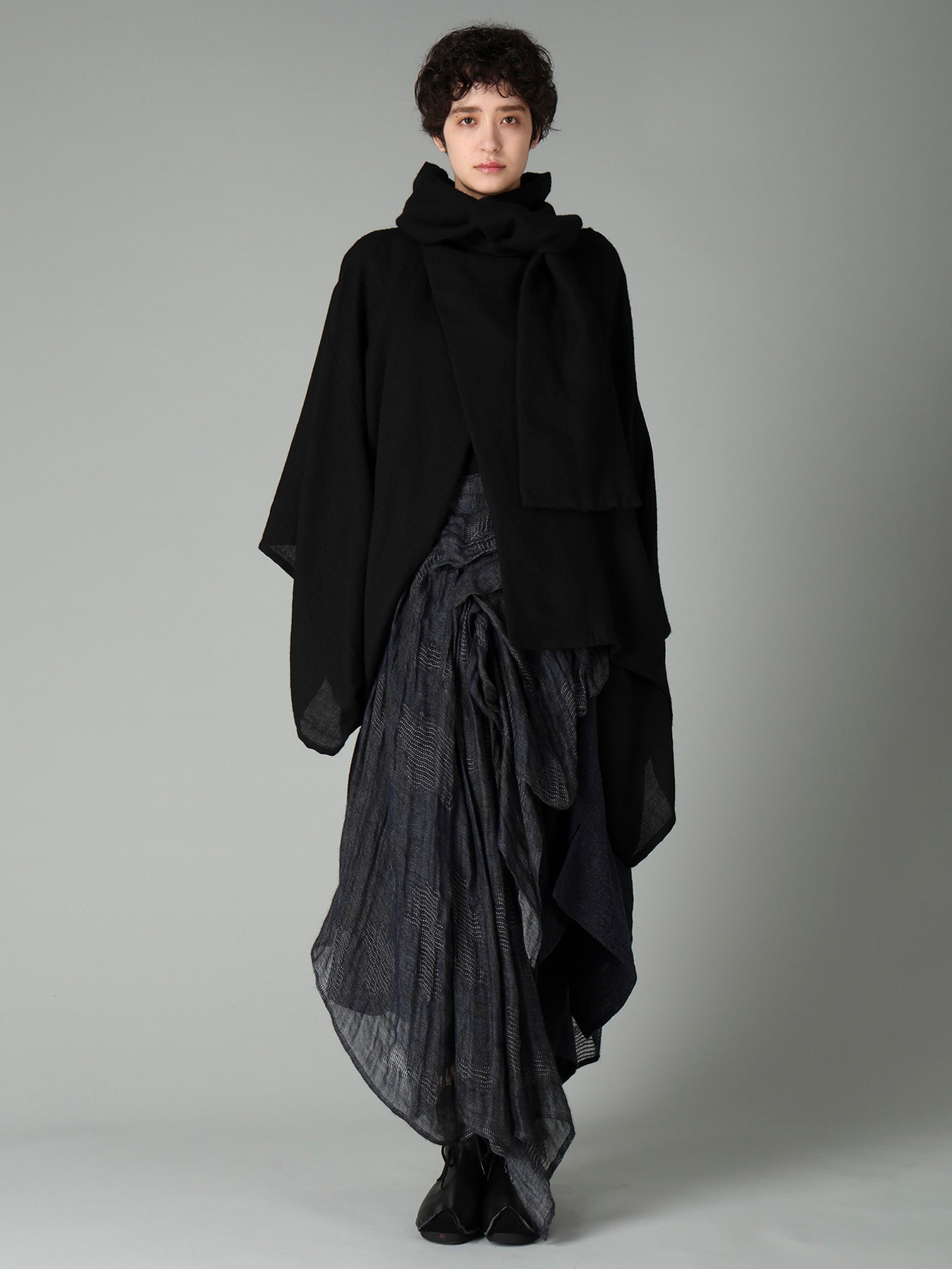 SOFT WOOL STOLE DETAIL COAT