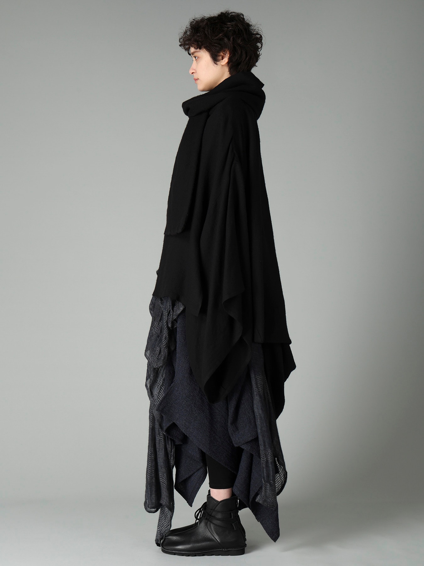 SOFT WOOL STOLE DETAIL COAT