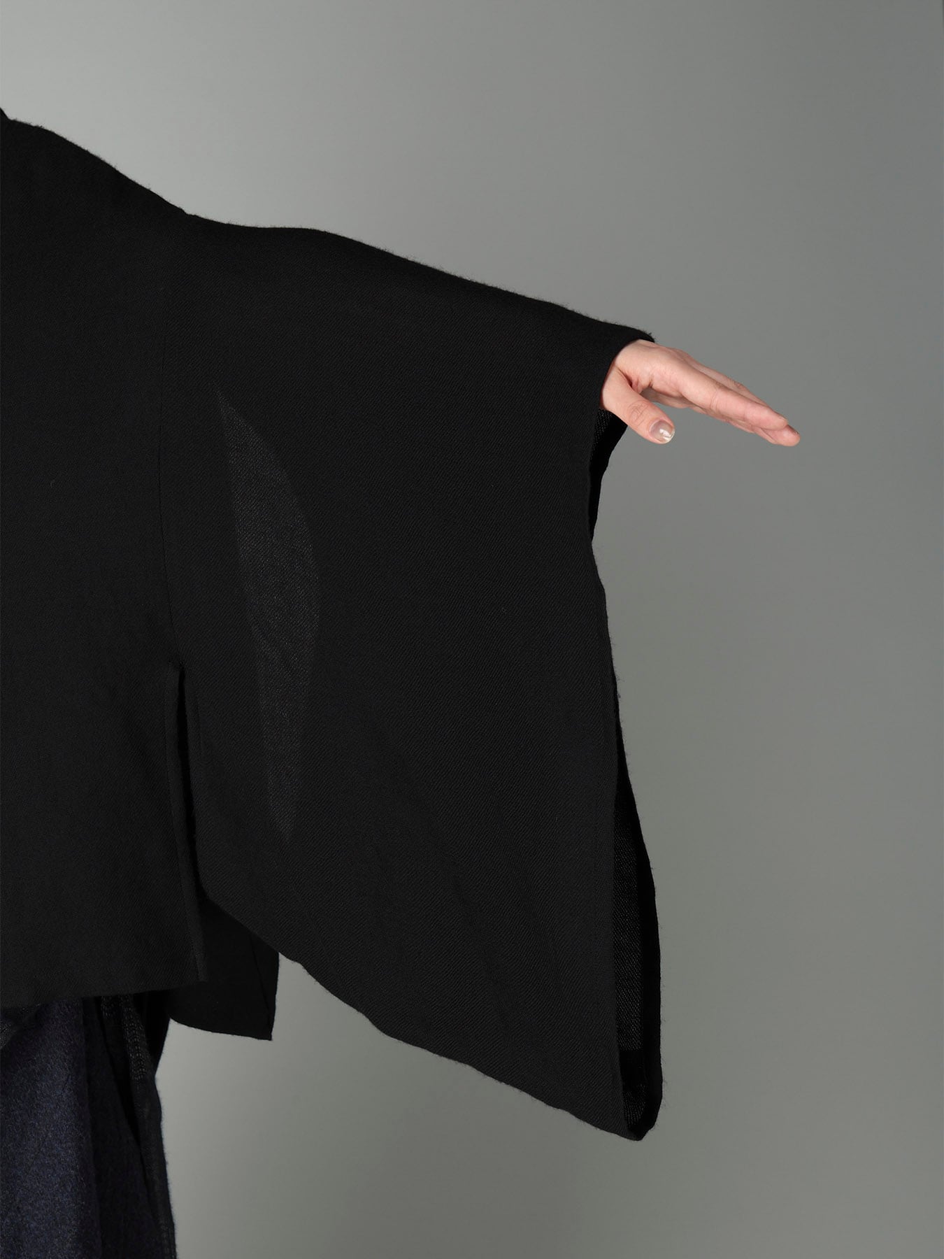 SOFT WOOL STOLE DETAIL COAT