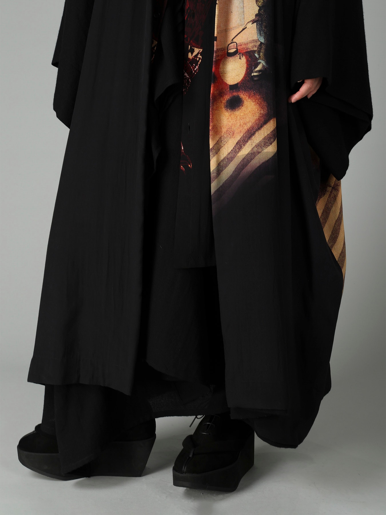 NIGHT SCENE IN YOSHIWARA PEAKED LAPEL CARDIGAN