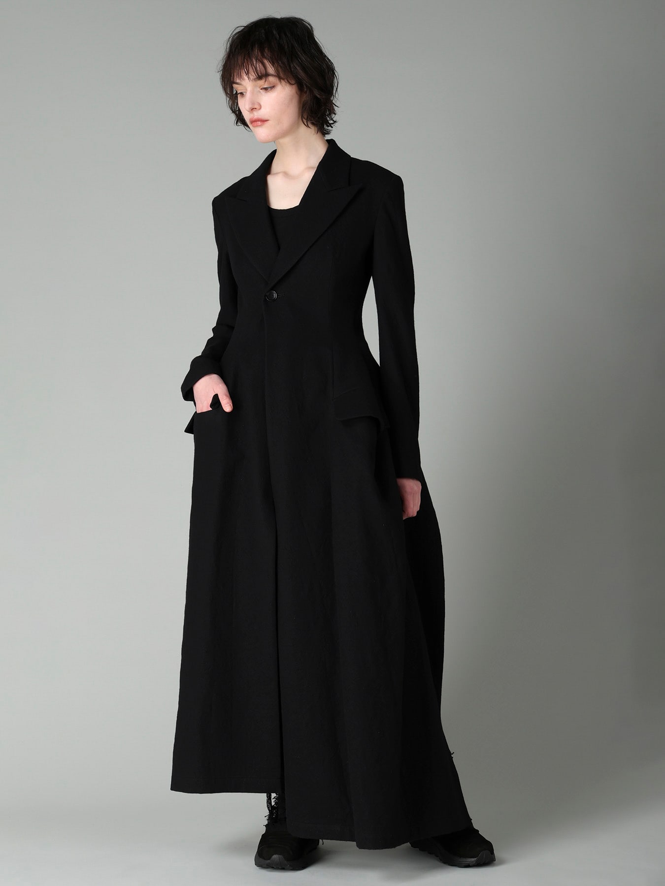 MILLED GABARDINE PEAKED FLARE LONG COAT