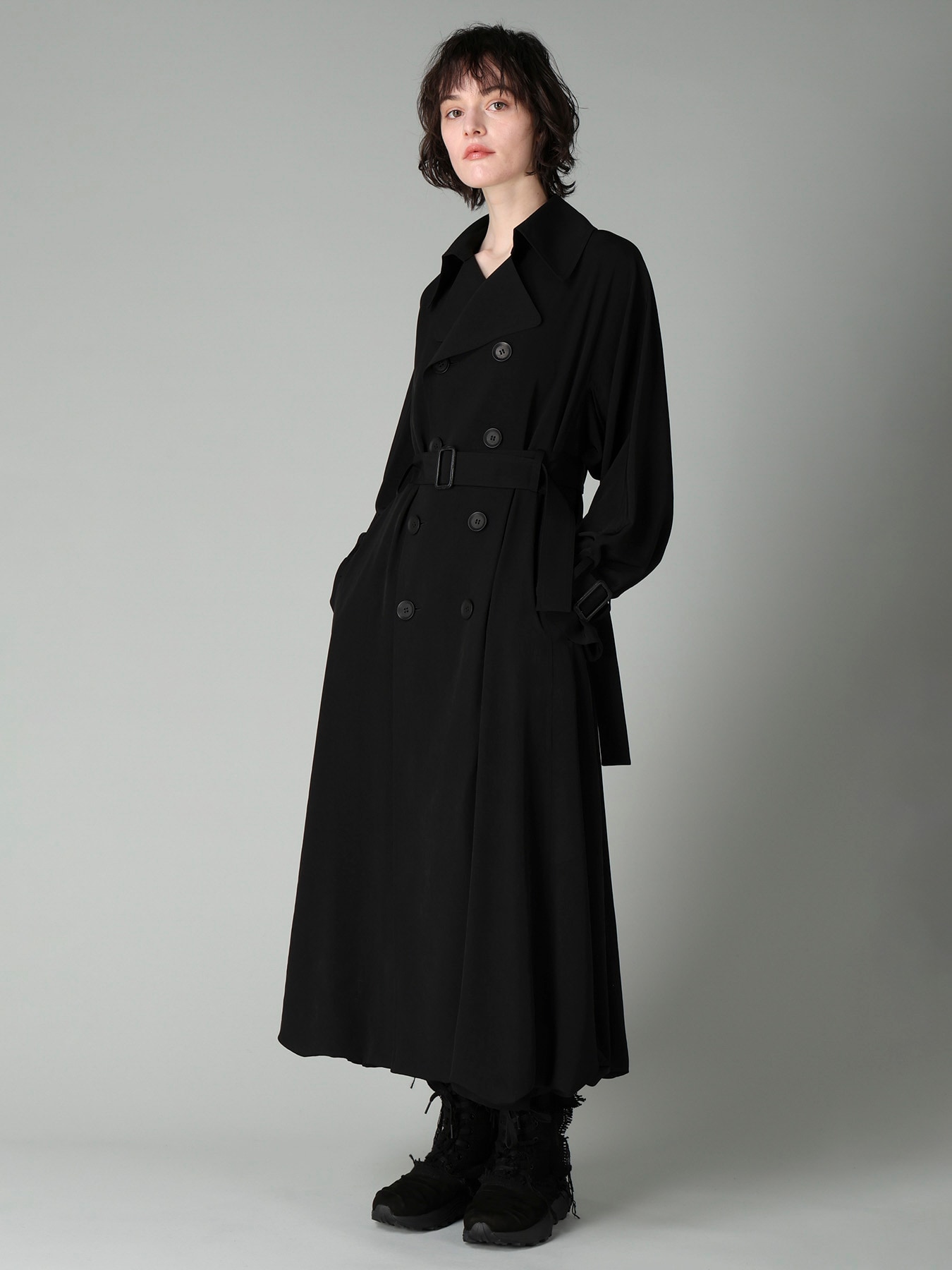 Ta/Pe CREPE DE CHINE SLEEVE GUSSET TRENCH COAT