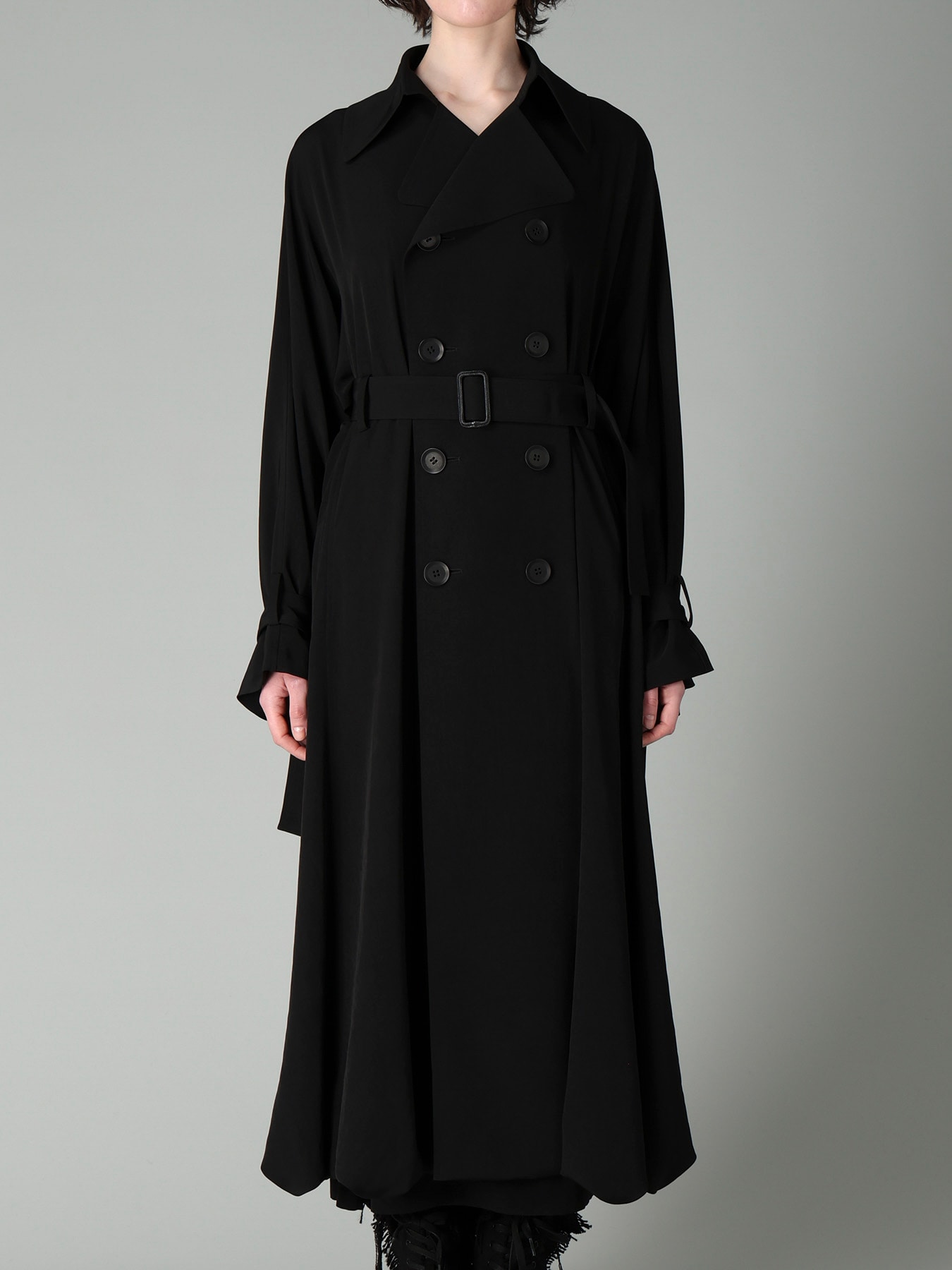 Ta/Pe CREPE DE CHINE SLEEVE GUSSET TRENCH COAT