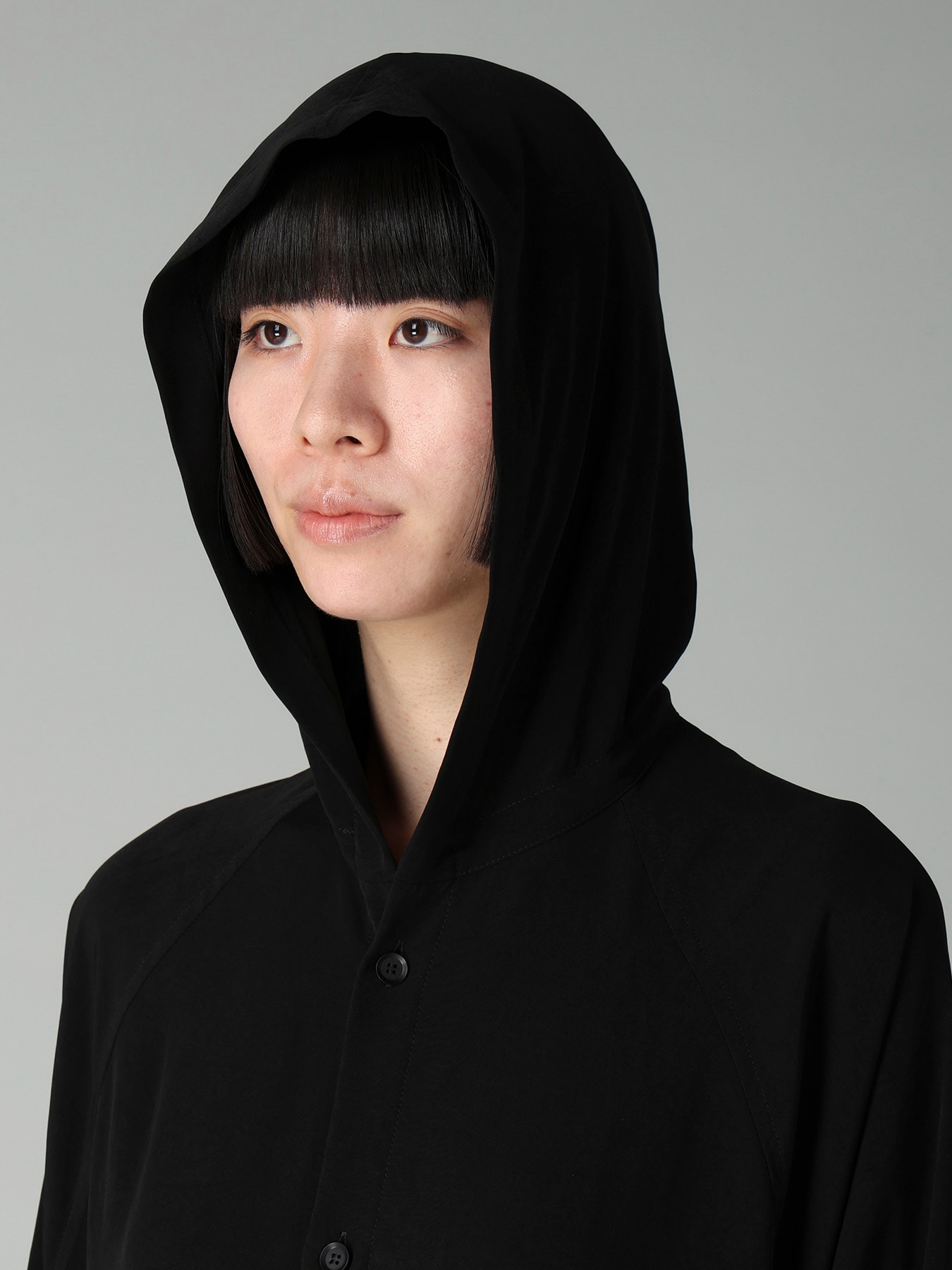 Ta/Pe CREPE DE CHINE HOODED RAGLAN SLV DRESS
